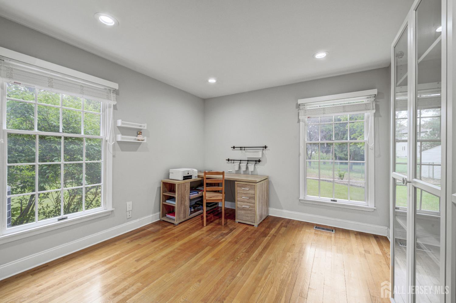 Plainsboro, New Jersey, 08536, United States, 5 Bedrooms Bedrooms, ,3 BathroomsBathrooms,Residential,Contingent,1993625