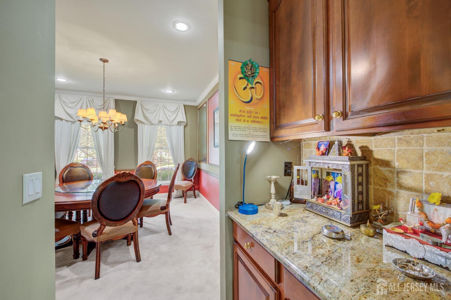 Plainsboro, New Jersey, 08536, United States, 5 Bedrooms Bedrooms, ,4 BathroomsBathrooms,Residential,Contingent,1993683