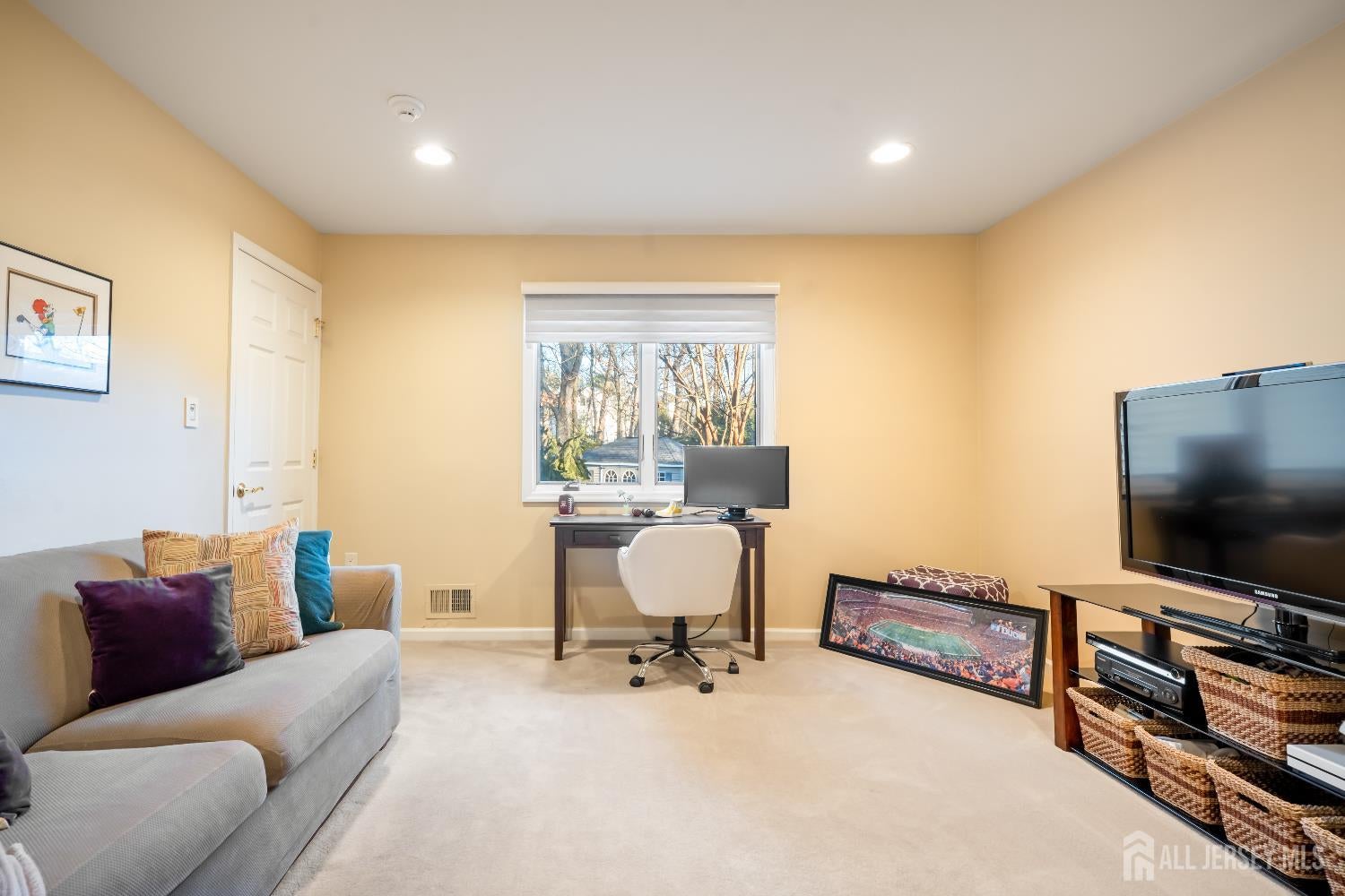 East Brunswick, New Jersey, 08816, United States, 6 Bedrooms Bedrooms, ,7 BathroomsBathrooms,Residential,Active,2007112