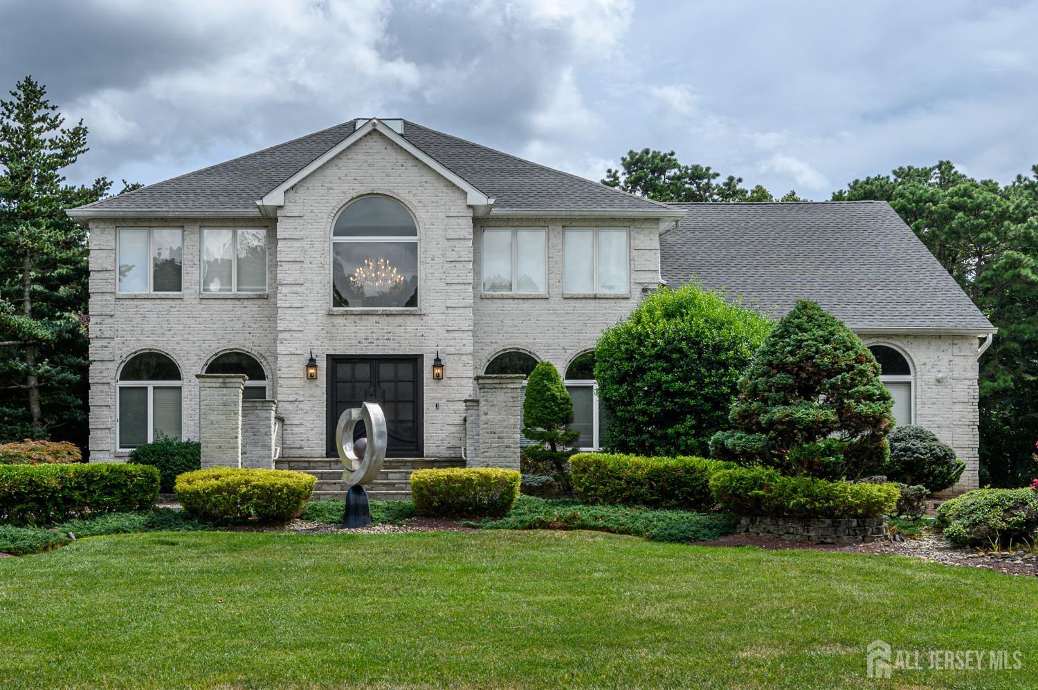 Manalapan, New Jersey, 07726, United States, 6 Bedrooms Bedrooms, ,4 BathroomsBathrooms,Residential,Active,1929408