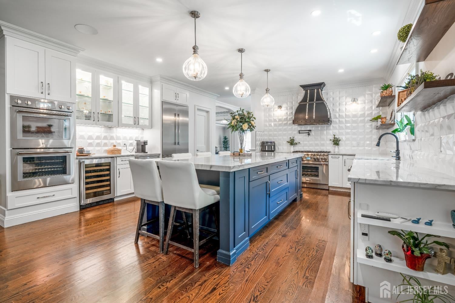 East Brunswick, New Jersey, 08816, United States, 5 Bedrooms Bedrooms, ,6 BathroomsBathrooms,Residential,Active,1946514