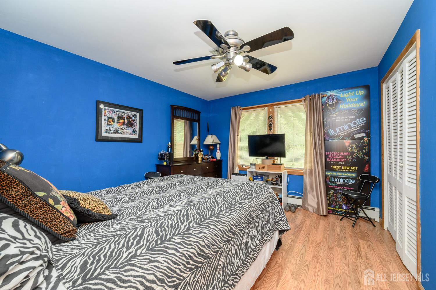 Holmdel, New Jersey, 07733, United States, 4 Bedrooms Bedrooms, ,3 BathroomsBathrooms,Residential,Active,1962178