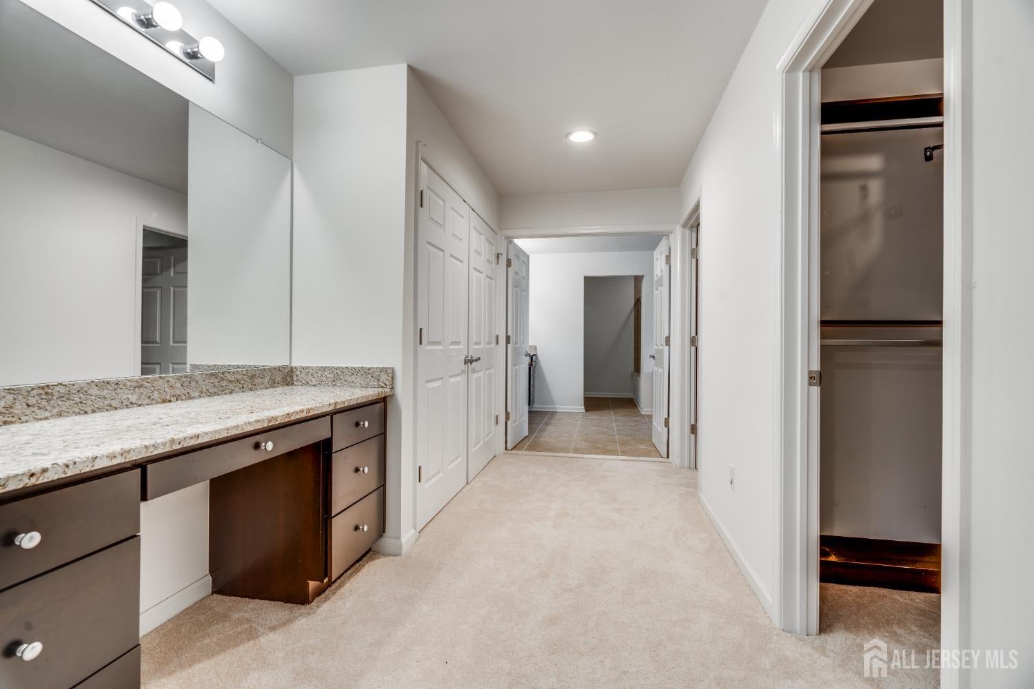 South Brunswick, New Jersey, 08816, United States, 5 Bedrooms Bedrooms, ,5 BathroomsBathrooms,Residential,Active,2009140