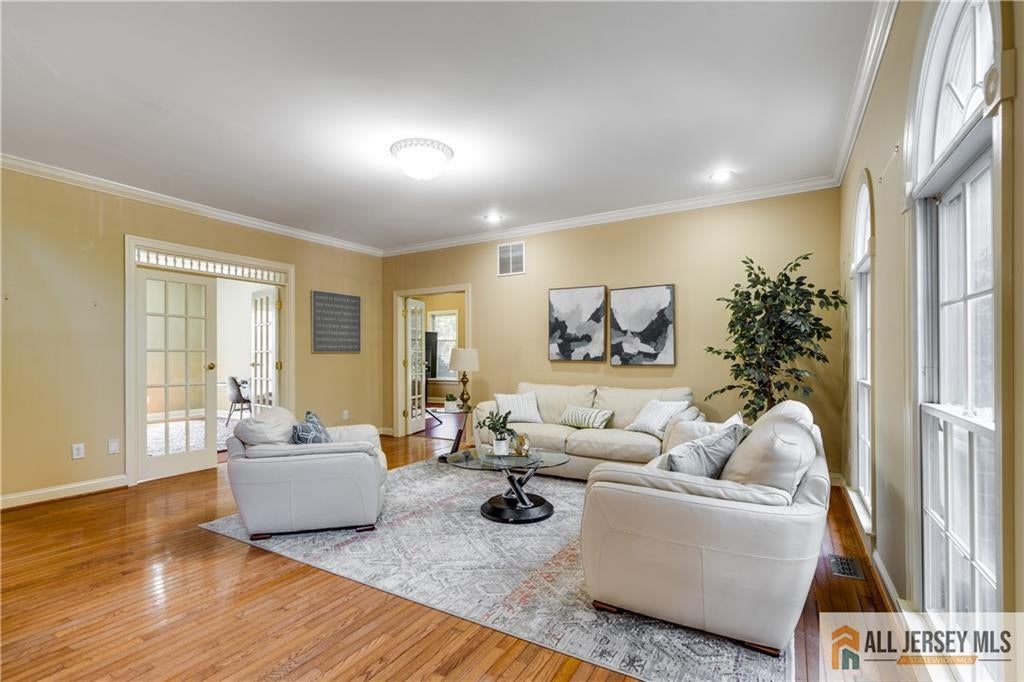 Marlboro, New Jersey, 07746, United States, 5 Bedrooms Bedrooms, ,5 BathroomsBathrooms,Residential,Active,1985594