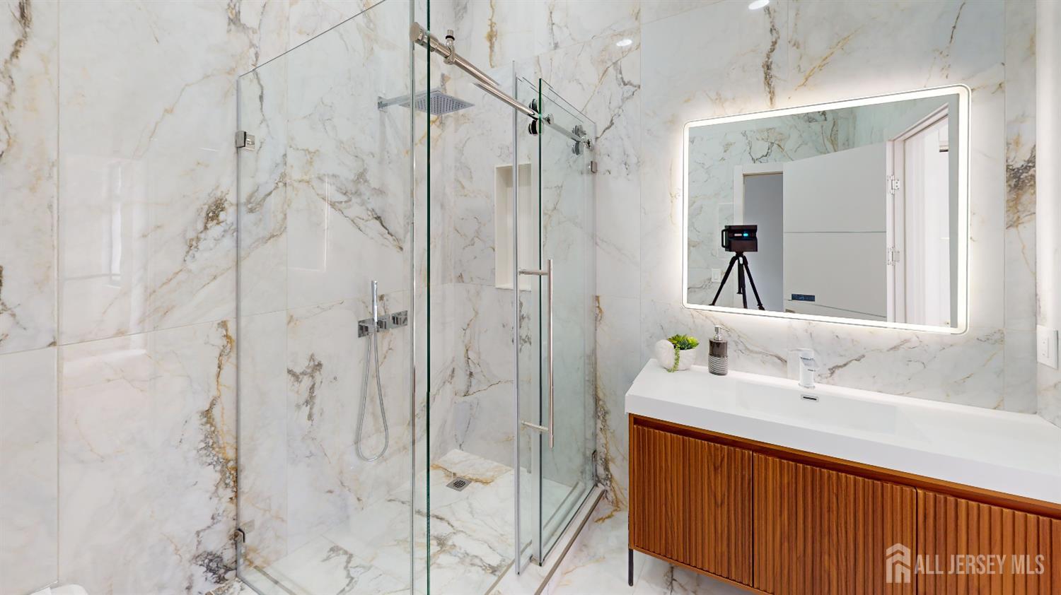 Marlboro, New Jersey, 07746, United States, 5 Bedrooms Bedrooms, ,5 BathroomsBathrooms,Residential,Active,2001343