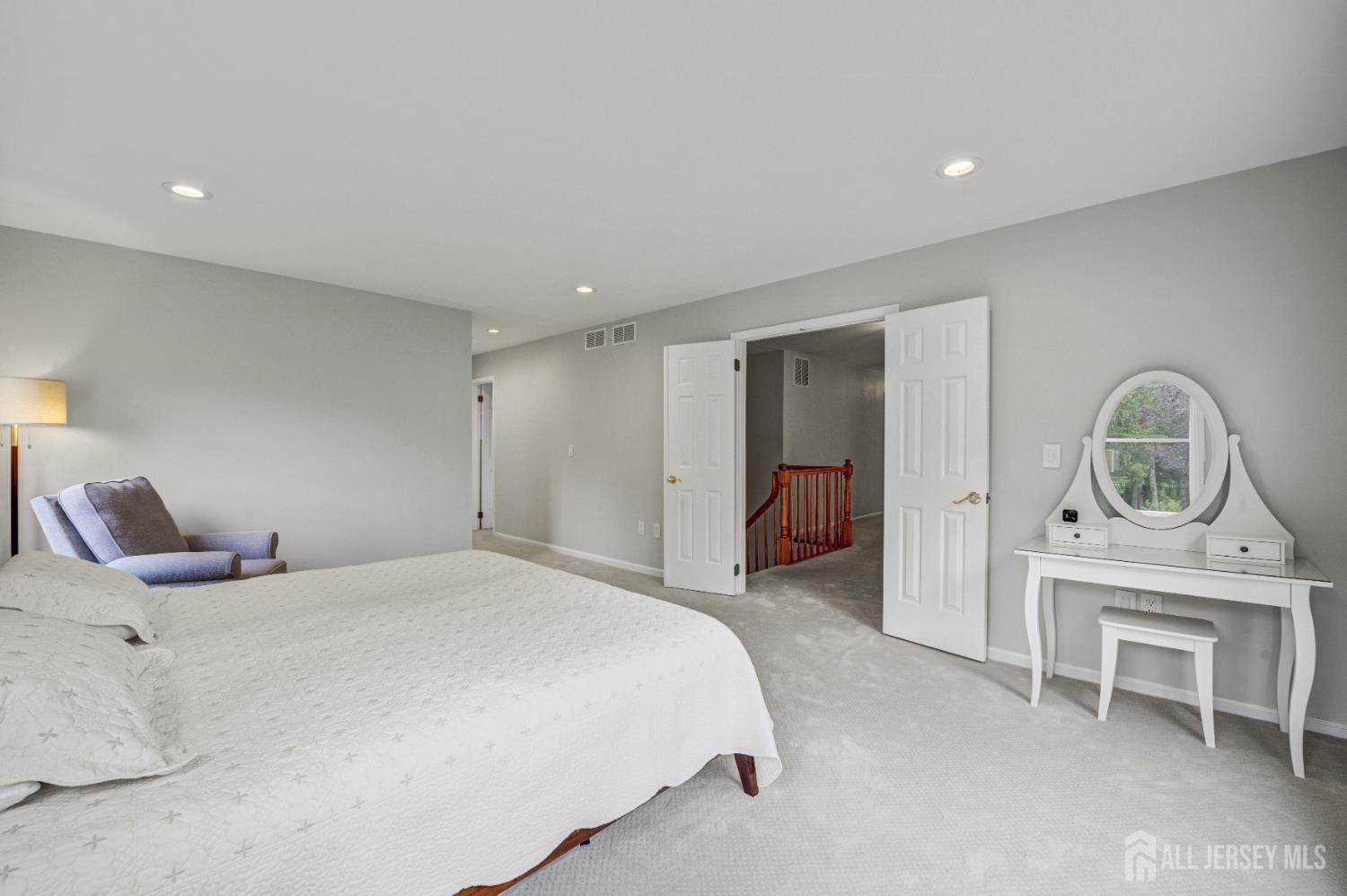 Plainsboro, New Jersey, 08536, United States, 5 Bedrooms Bedrooms, ,3 BathroomsBathrooms,Residential,Contingent,1993625