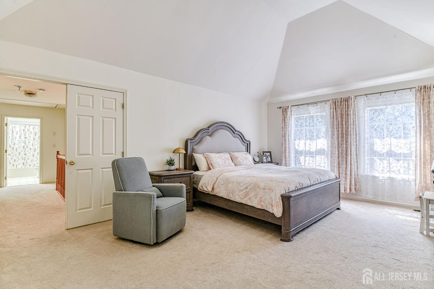 East Brunswick, New Jersey, 08816, United States, 4 Bedrooms Bedrooms, ,3 BathroomsBathrooms,Residential,Active,1877769
