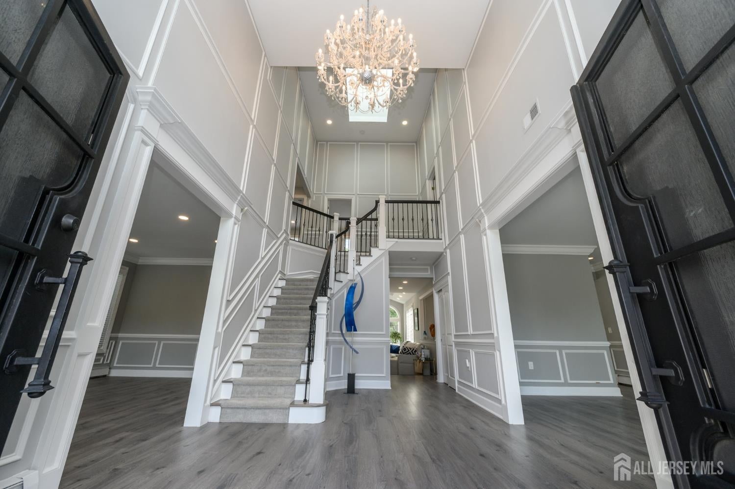 Manalapan, New Jersey, 07726, United States, 6 Bedrooms Bedrooms, ,4 BathroomsBathrooms,Residential,Active,1929408