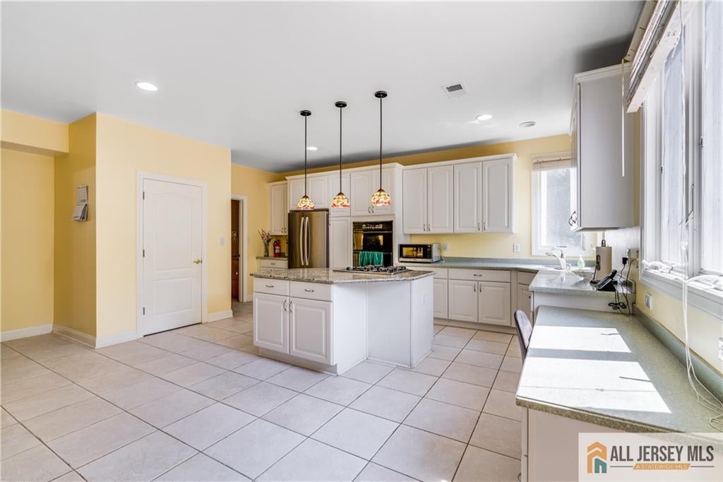 Marlboro, New Jersey, 07746, United States, 5 Bedrooms Bedrooms, ,5 BathroomsBathrooms,Residential,Active,1985594