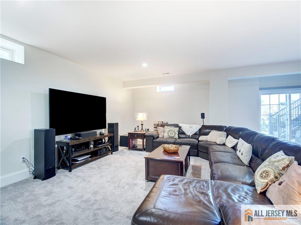 New Jersey, 07712, United States, 4 Bedrooms Bedrooms, ,4 BathroomsBathrooms,Residential,Active,1953685