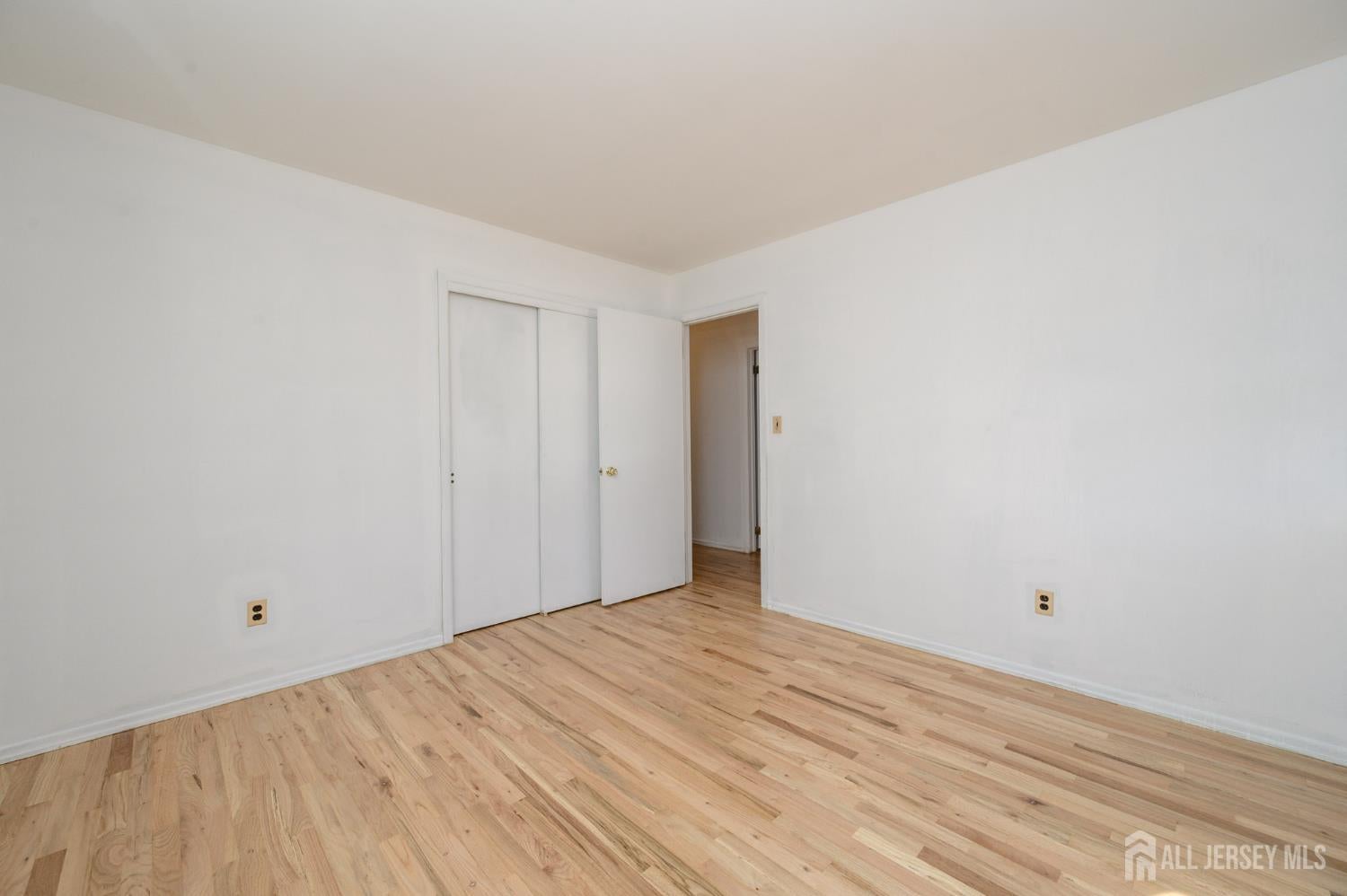 Edison, New Jersey, 08820, United States, 4 Bedrooms Bedrooms, ,3 BathroomsBathrooms,Residential,Active,1969637