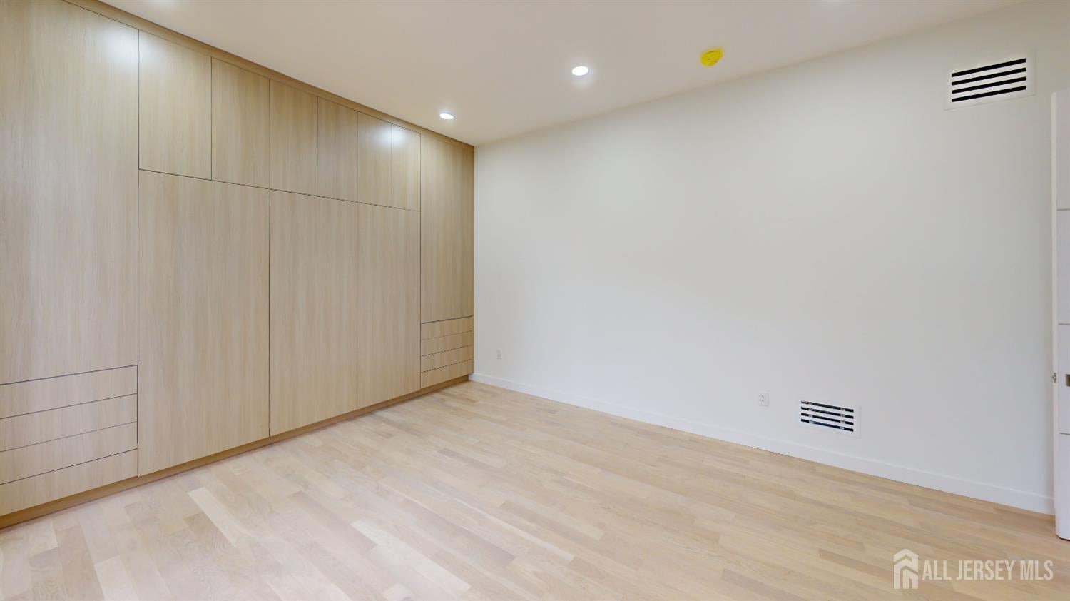 Marlboro, New Jersey, 07746, United States, 5 Bedrooms Bedrooms, ,5 BathroomsBathrooms,Residential,Active,2001343