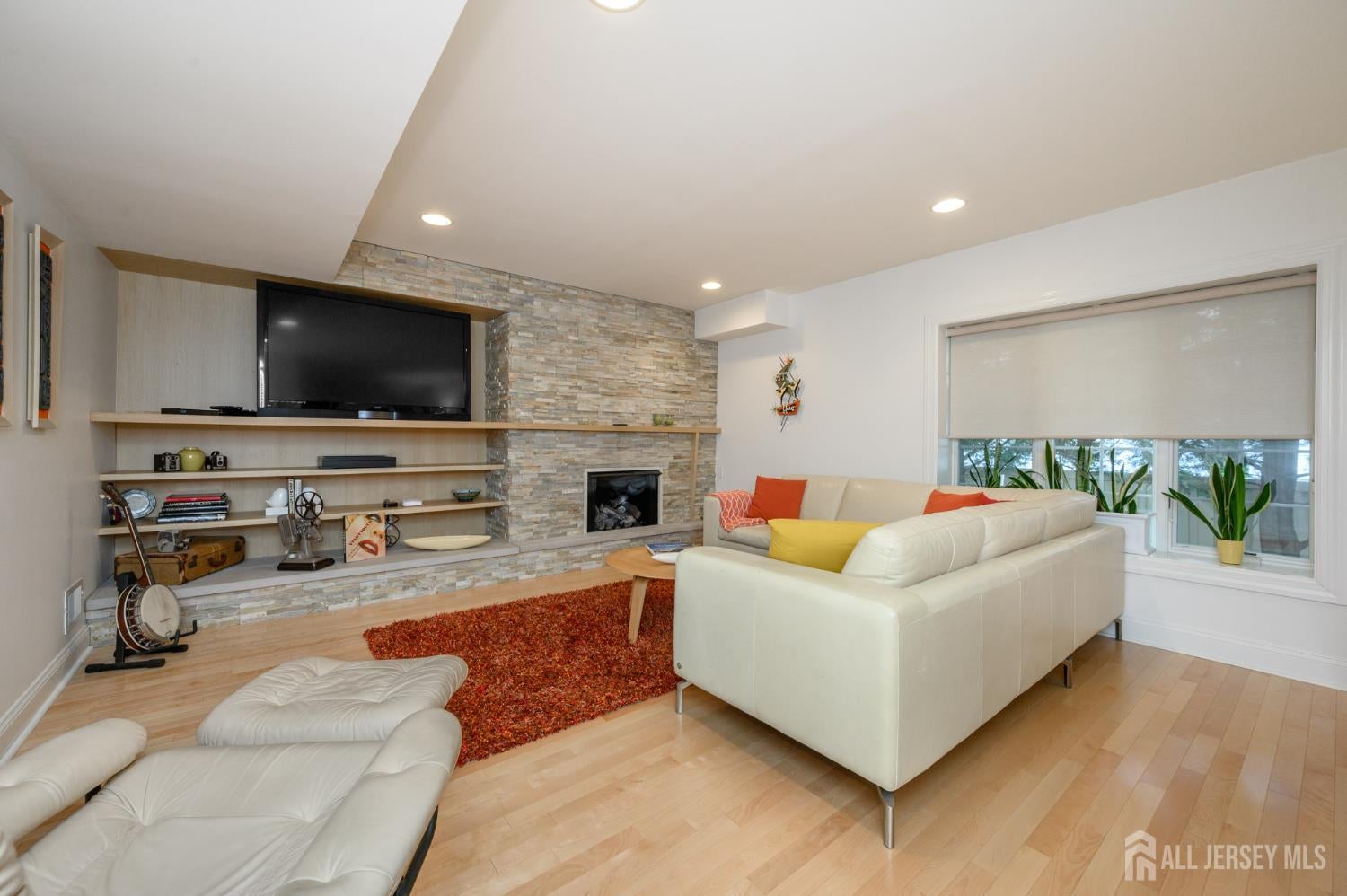 Long Branch, New Jersey, 07740, United States, 3 Bedrooms Bedrooms, ,3 BathroomsBathrooms,Residential,Active,1992269