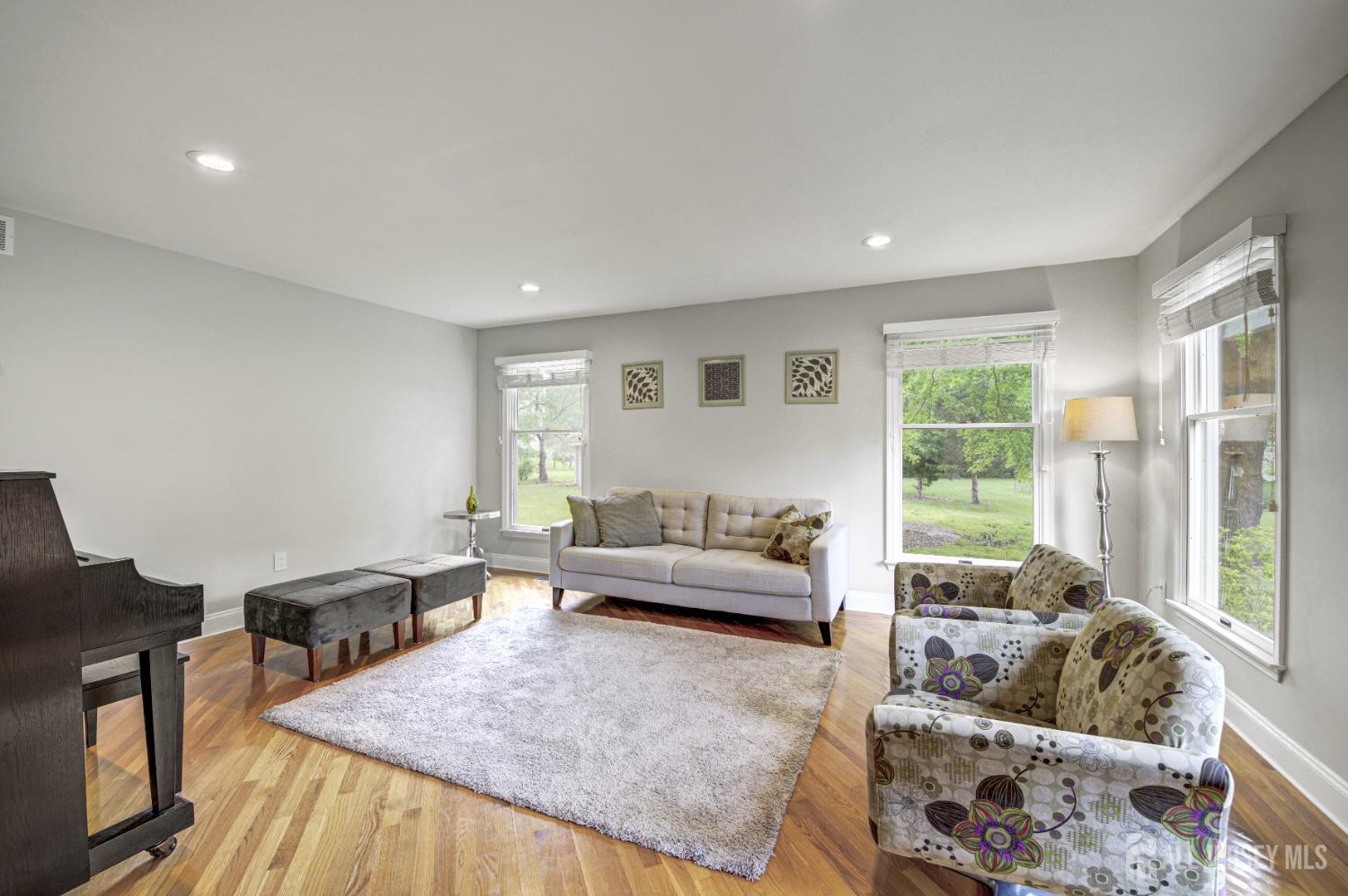 Plainsboro, New Jersey, 08536, United States, 5 Bedrooms Bedrooms, ,3 BathroomsBathrooms,Residential,Contingent,1993625