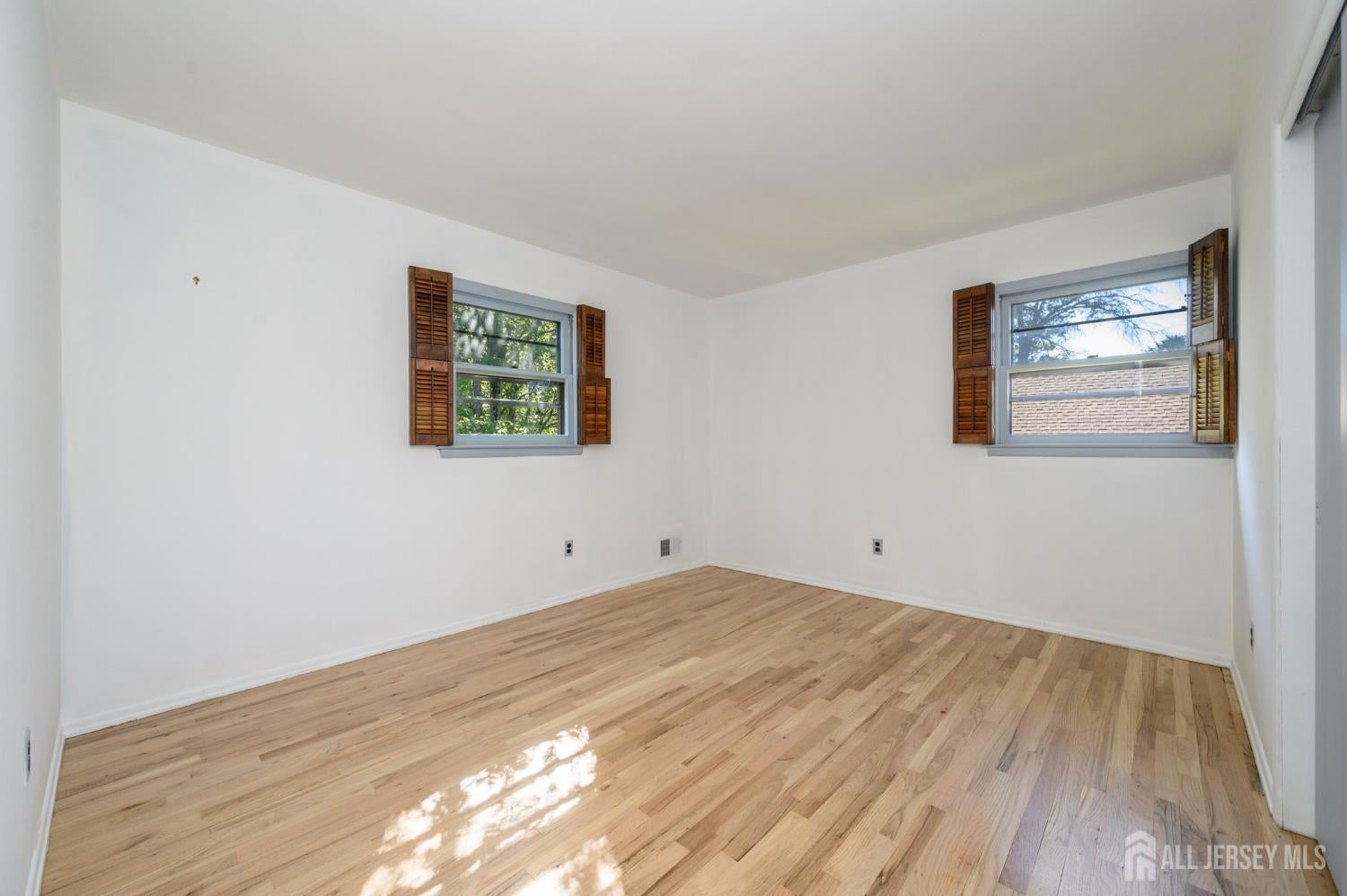 Edison, New Jersey, 08820, United States, 4 Bedrooms Bedrooms, ,3 BathroomsBathrooms,Residential,Active,1969637