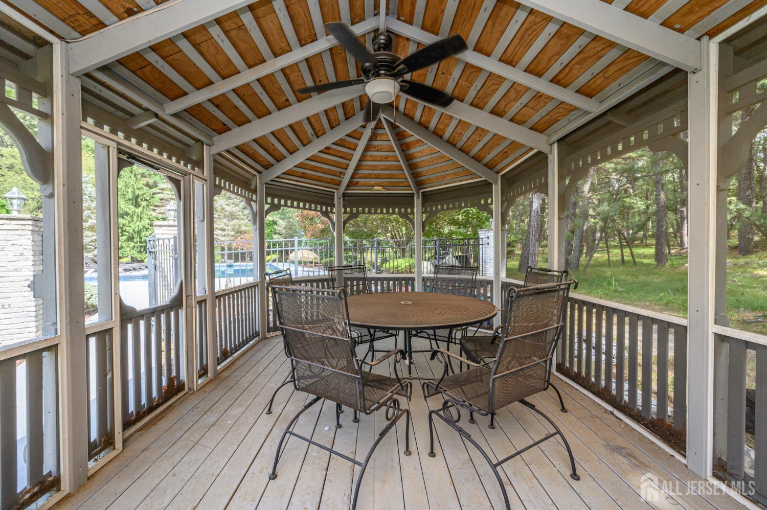 Manalapan, New Jersey, 07726, United States, 6 Bedrooms Bedrooms, ,4 BathroomsBathrooms,Residential,Active,1929408
