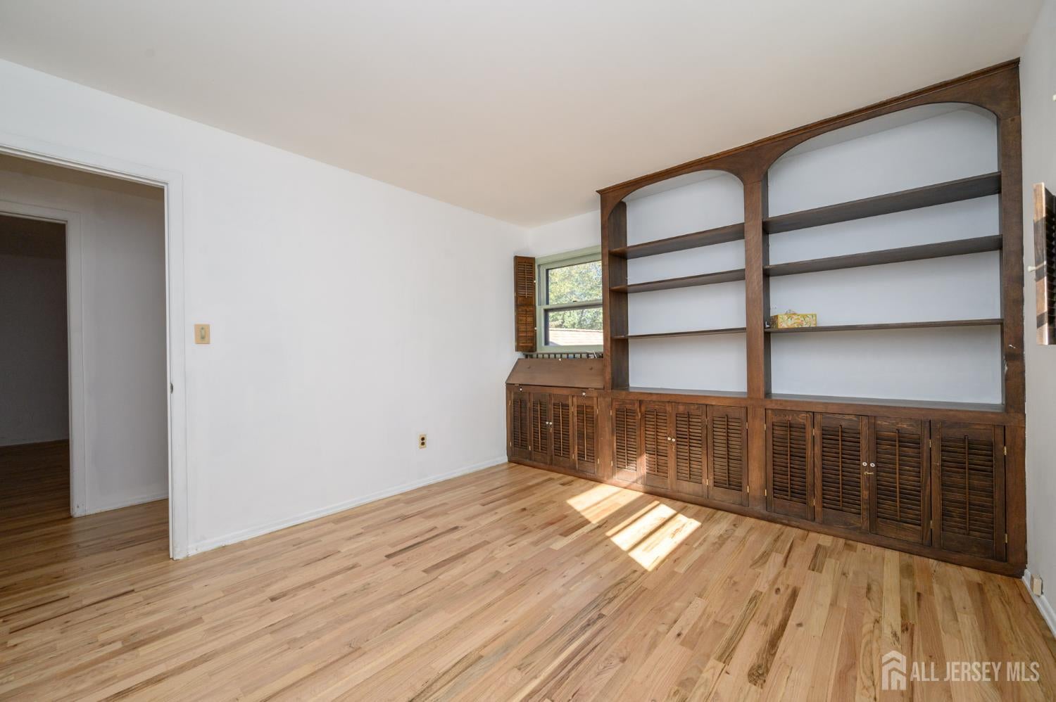 Edison, New Jersey, 08820, United States, 4 Bedrooms Bedrooms, ,3 BathroomsBathrooms,Residential,Active,1969637