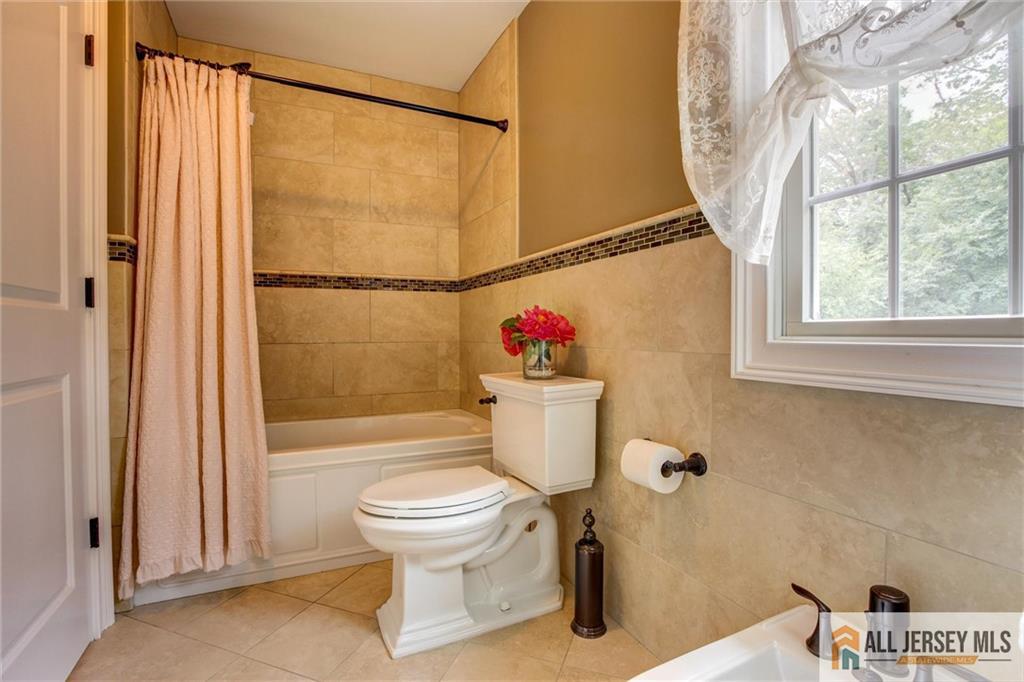 East Brunswick, New Jersey, 08816, United States, 5 Bedrooms Bedrooms, ,4 BathroomsBathrooms,Residential,Active,1953999