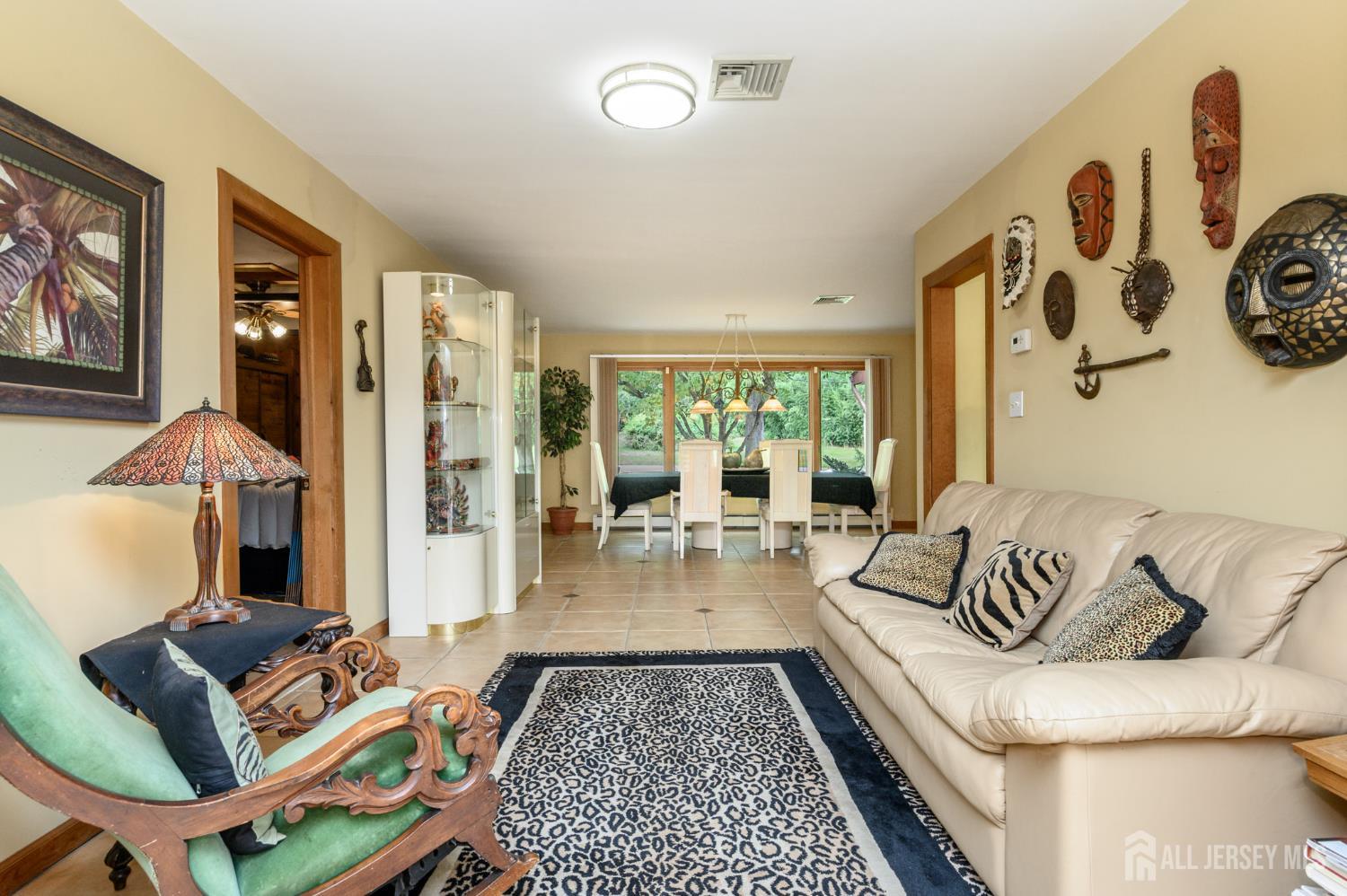 Holmdel, New Jersey, 07733, United States, 4 Bedrooms Bedrooms, ,3 BathroomsBathrooms,Residential,Active,1962178