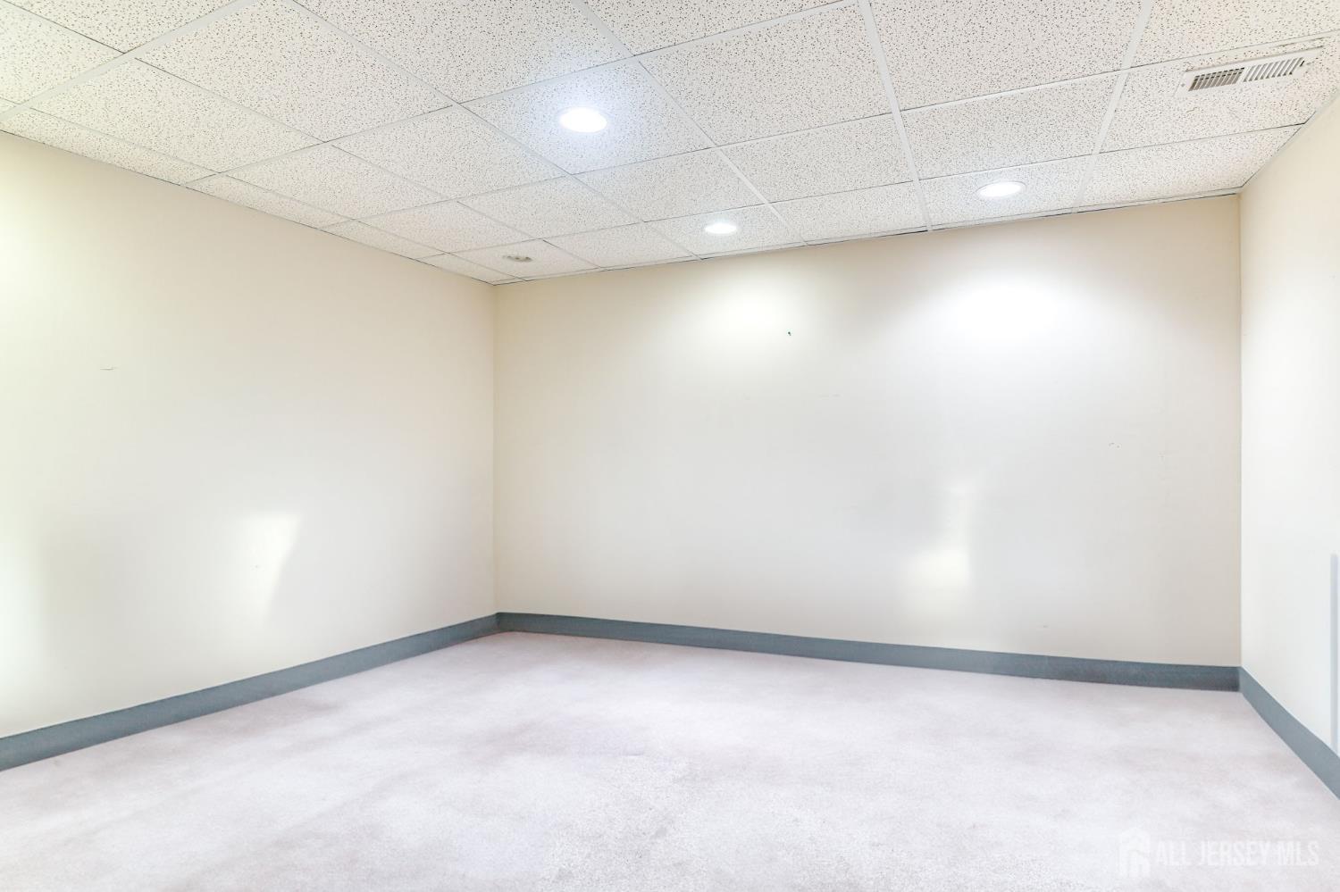 East Brunswick, New Jersey, 08816, United States, 4 Bedrooms Bedrooms, ,3 BathroomsBathrooms,Residential,Active,1877769