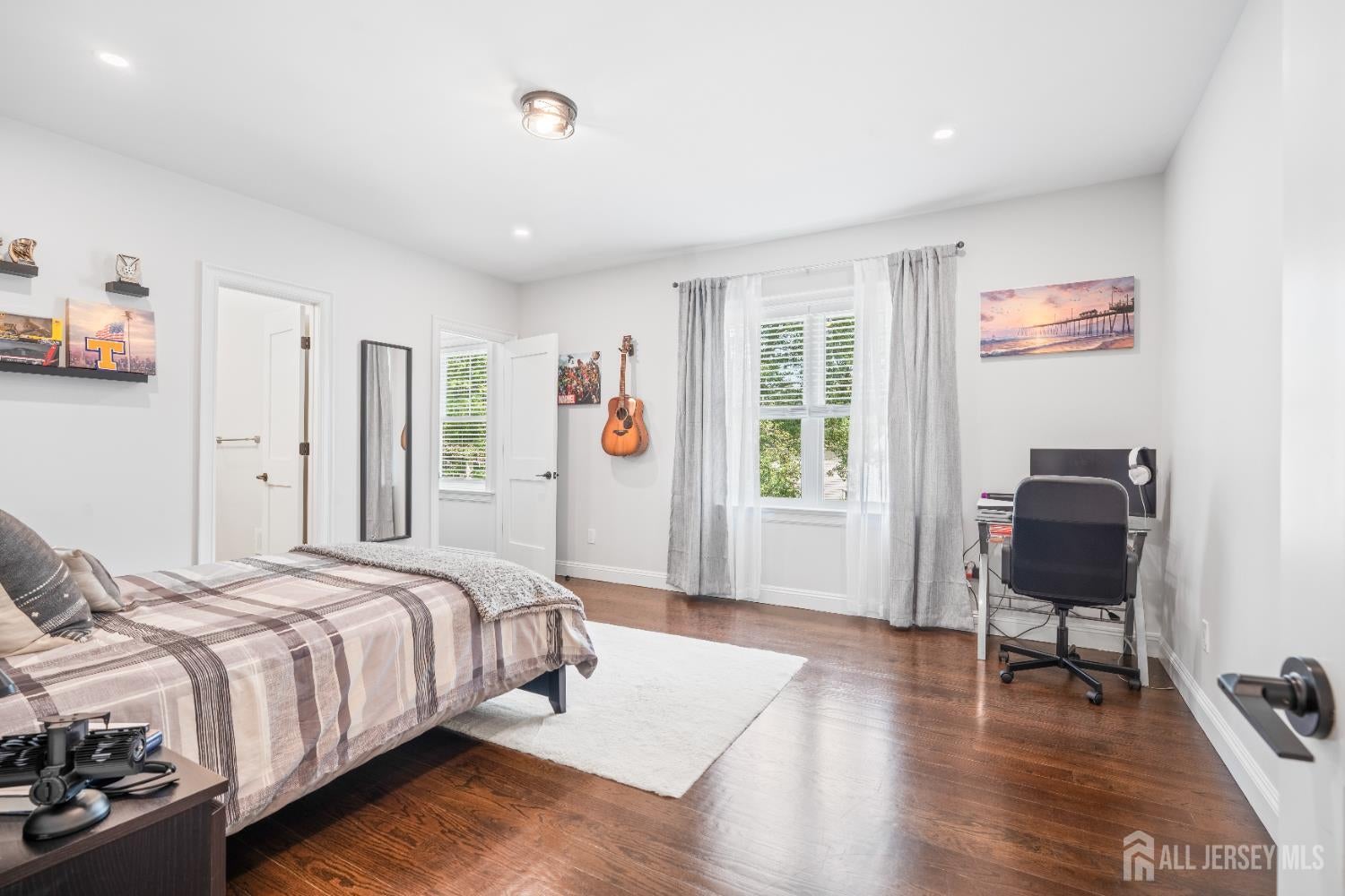 East Brunswick, New Jersey, 08816, United States, 5 Bedrooms Bedrooms, ,6 BathroomsBathrooms,Residential,Active,1946514