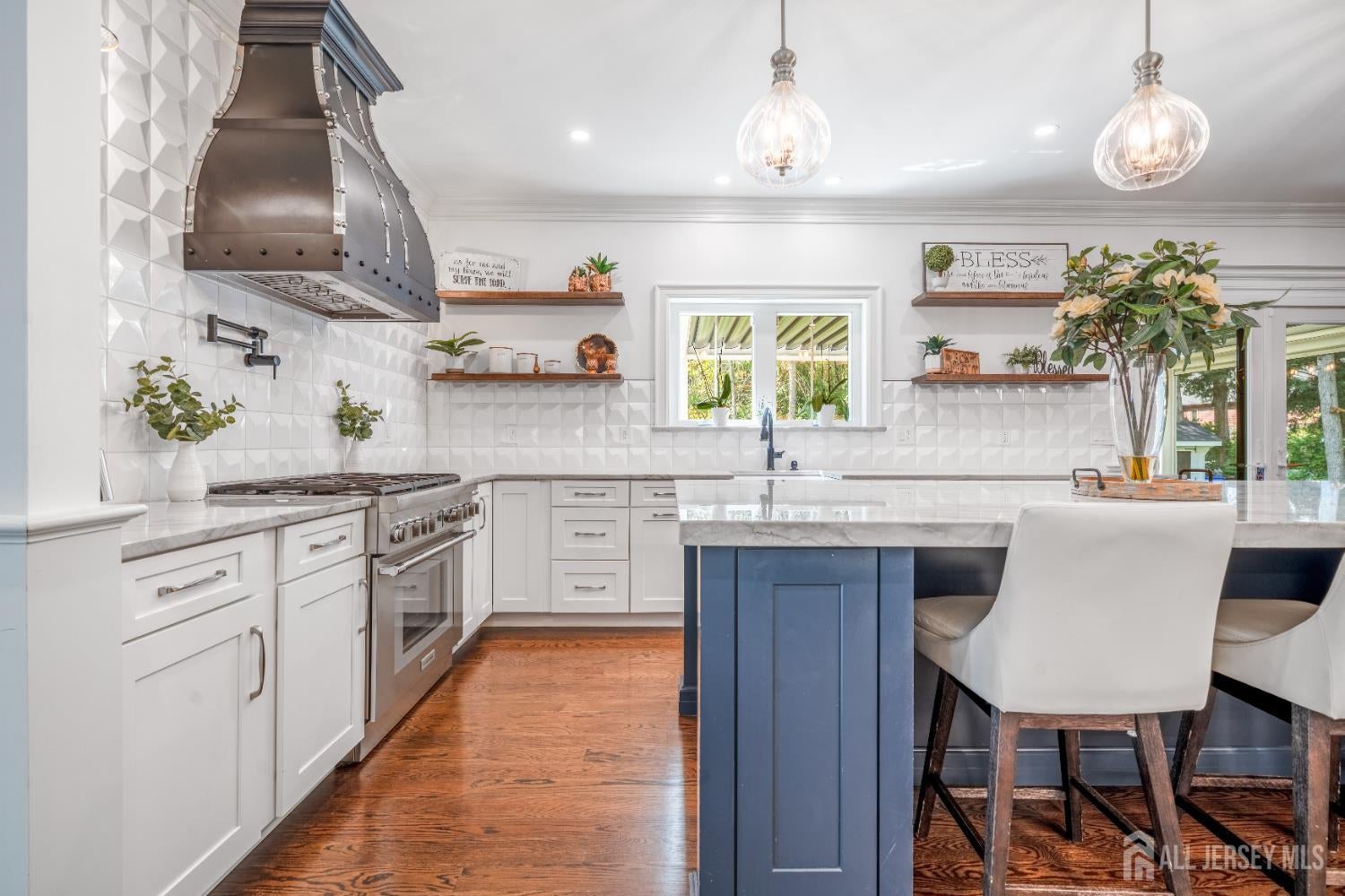 East Brunswick, New Jersey, 08816, United States, 5 Bedrooms Bedrooms, ,6 BathroomsBathrooms,Residential,Active,1946514