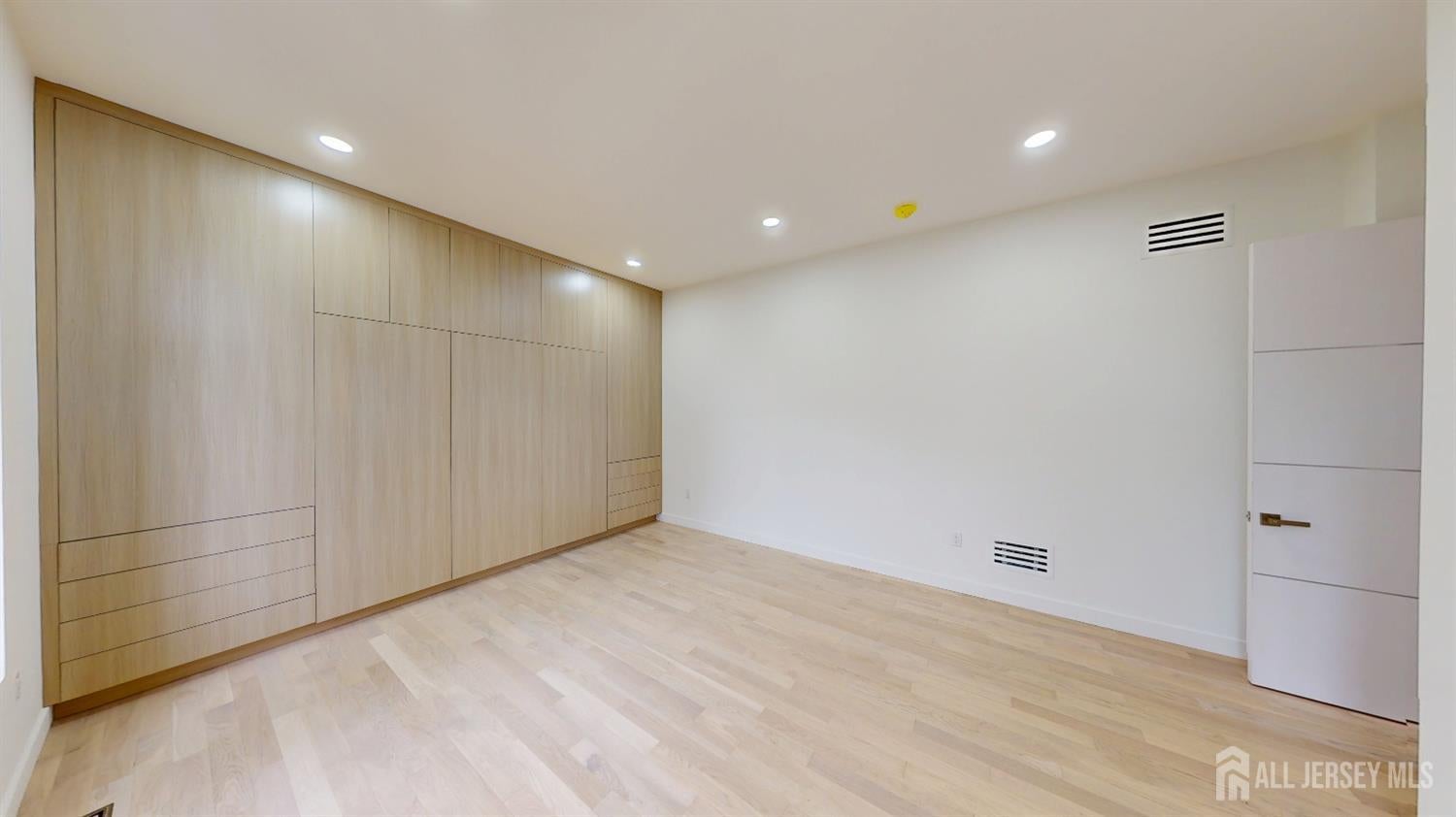 Marlboro, New Jersey, 07746, United States, 5 Bedrooms Bedrooms, ,5 BathroomsBathrooms,Residential,Active,2001343