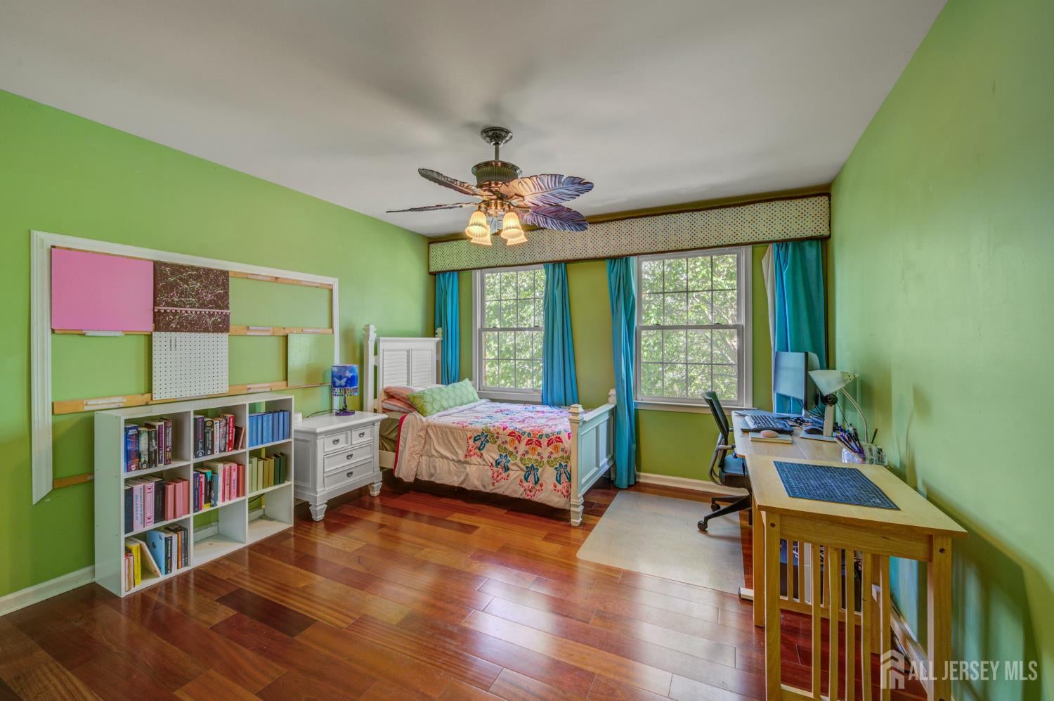 Plainsboro, New Jersey, 08536, United States, 5 Bedrooms Bedrooms, ,4 BathroomsBathrooms,Residential,Contingent,1993683