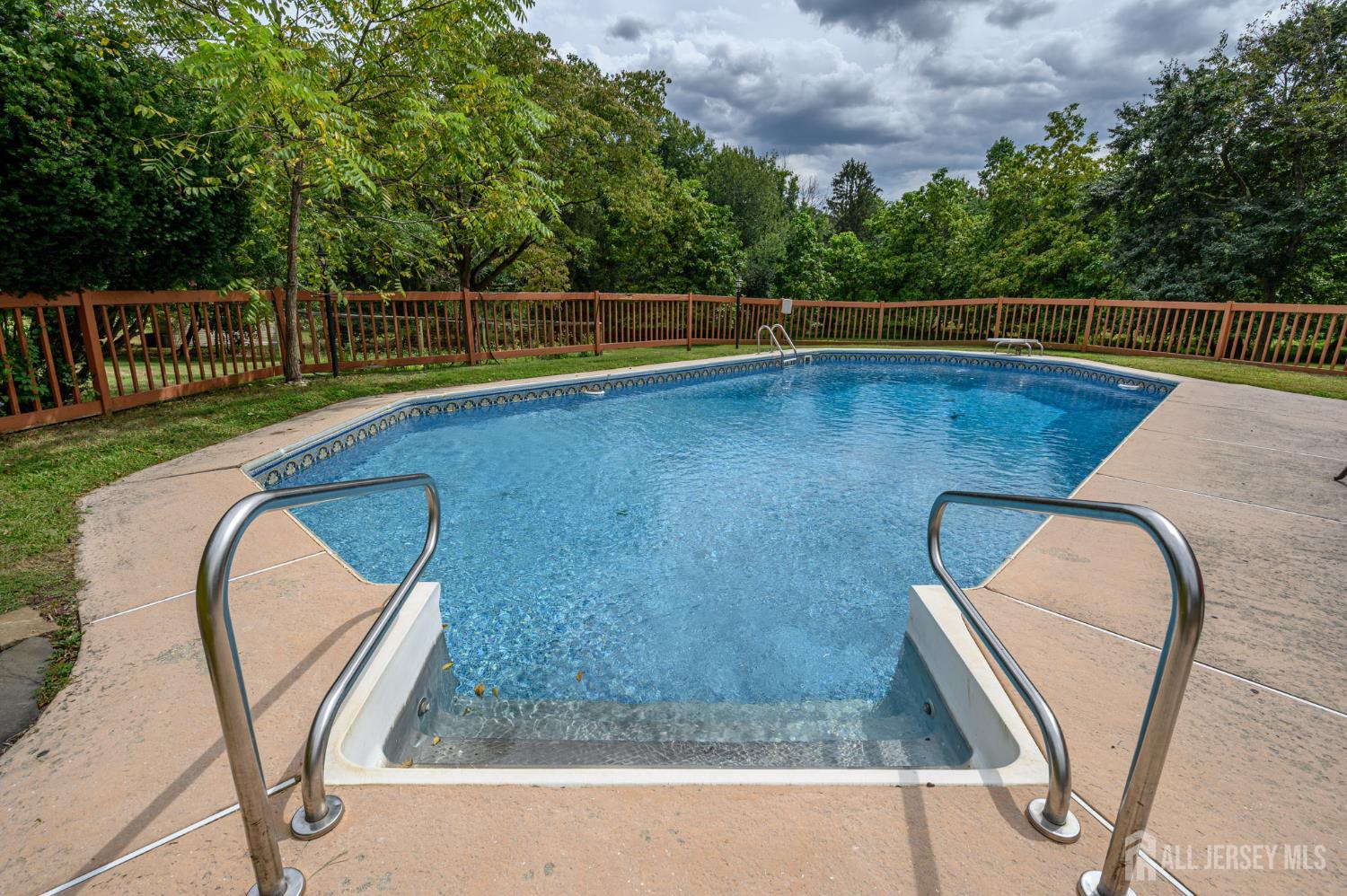 Holmdel, New Jersey, 07733, United States, 4 Bedrooms Bedrooms, ,3 BathroomsBathrooms,Residential,Active,1962178