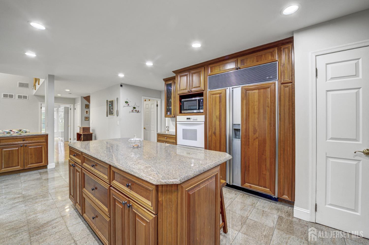 Plainsboro, New Jersey, 08536, United States, 5 Bedrooms Bedrooms, ,3 BathroomsBathrooms,Residential,Contingent,1993625