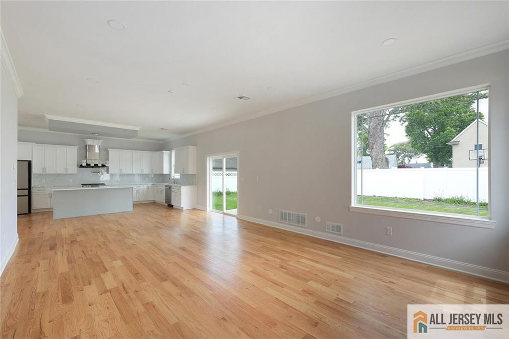 Edison, New Jersey, 08817, United States, 5 Bedrooms Bedrooms, ,4 BathroomsBathrooms,Residential,Active,1952281