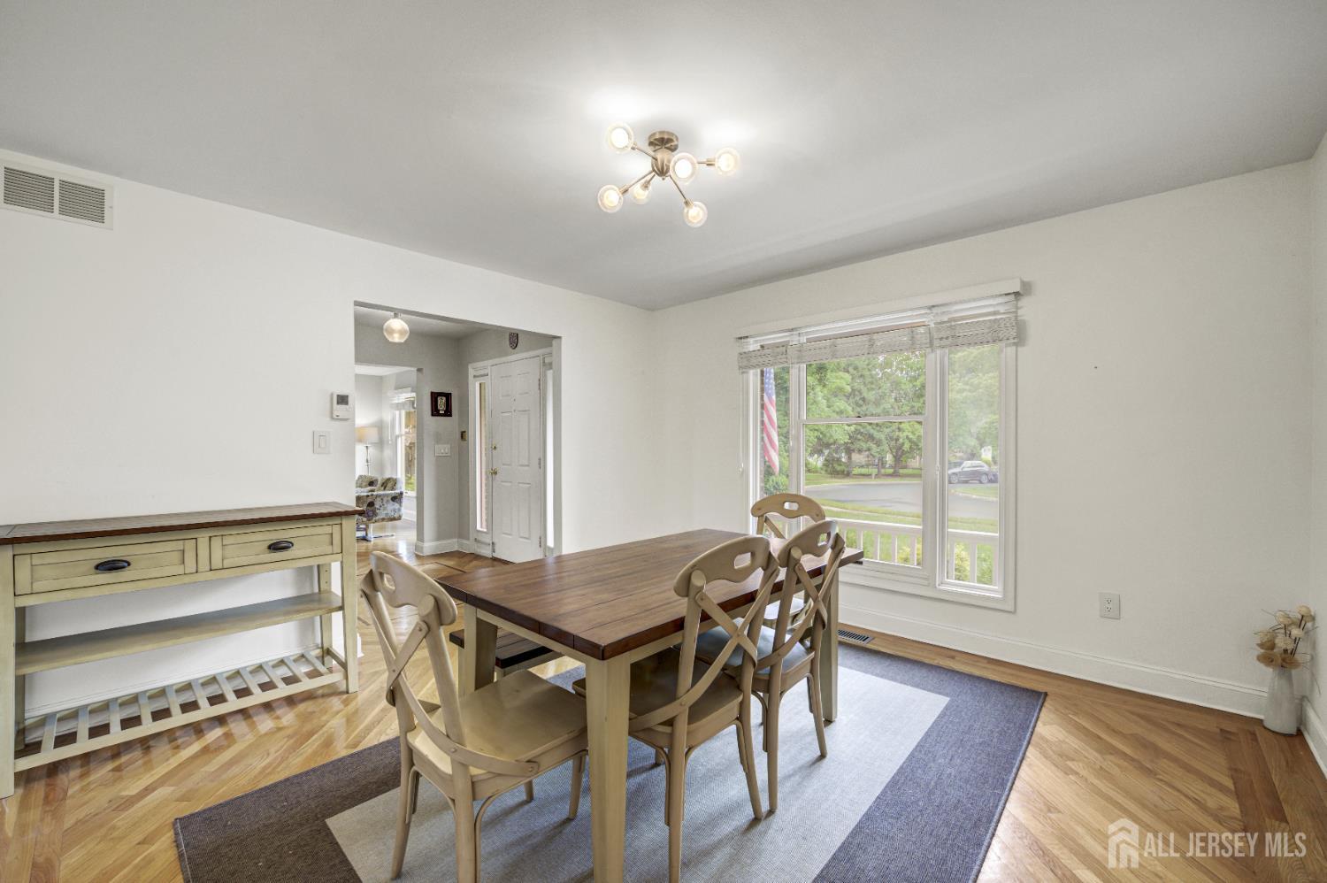 Plainsboro, New Jersey, 08536, United States, 5 Bedrooms Bedrooms, ,3 BathroomsBathrooms,Residential,Contingent,1993625