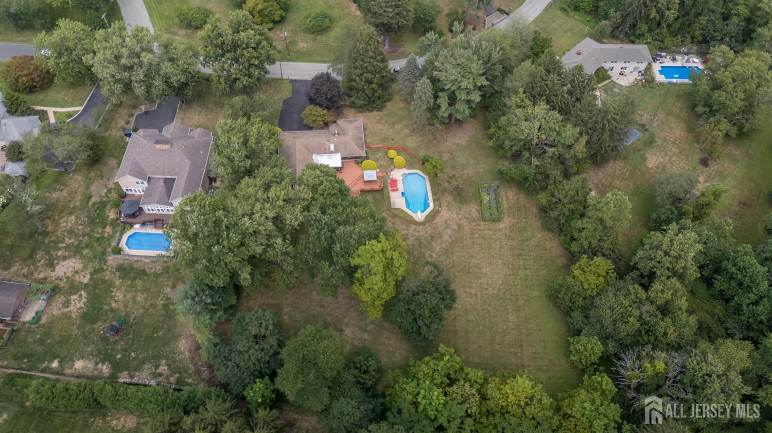 Holmdel, New Jersey, 07733, United States, 4 Bedrooms Bedrooms, ,3 BathroomsBathrooms,Residential,Active,1962178