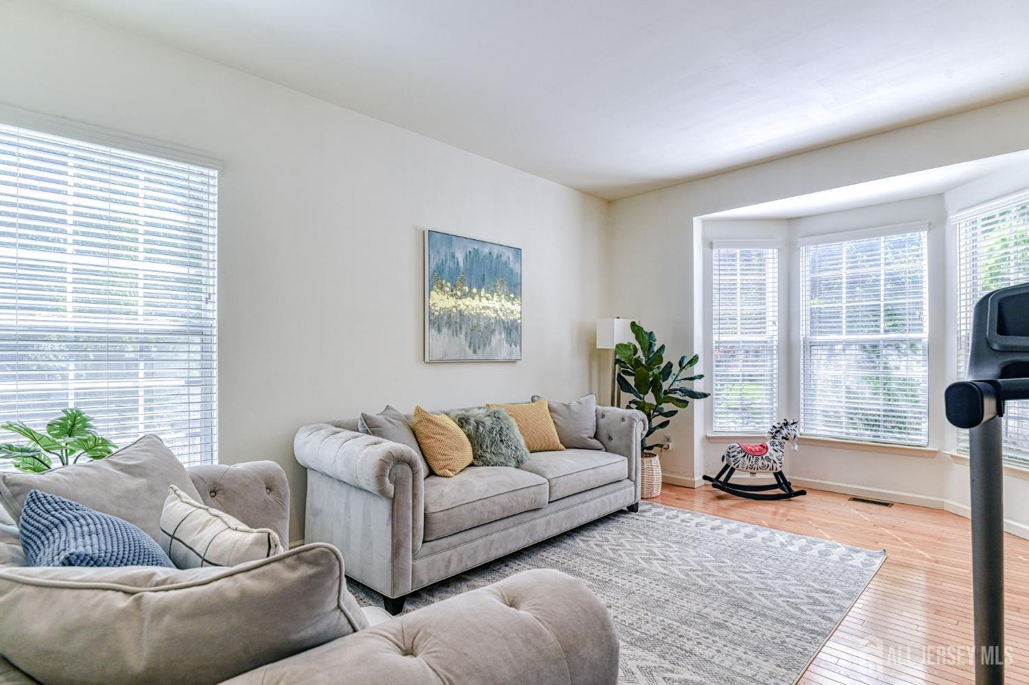 East Brunswick, New Jersey, 08816, United States, 4 Bedrooms Bedrooms, ,3 BathroomsBathrooms,Residential,Active,1877769