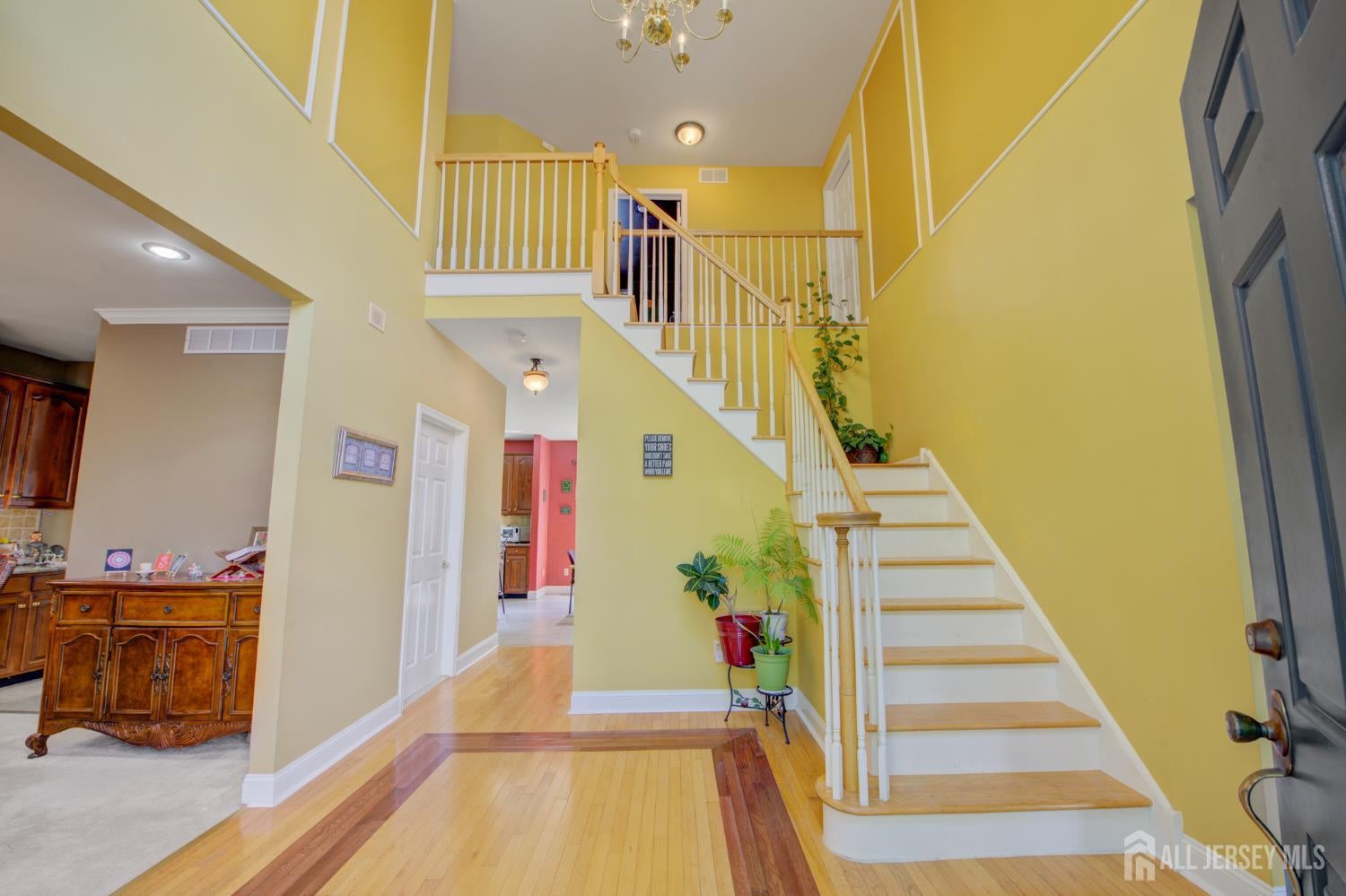 Plainsboro, New Jersey, 08536, United States, 5 Bedrooms Bedrooms, ,4 BathroomsBathrooms,Residential,Contingent,1993683