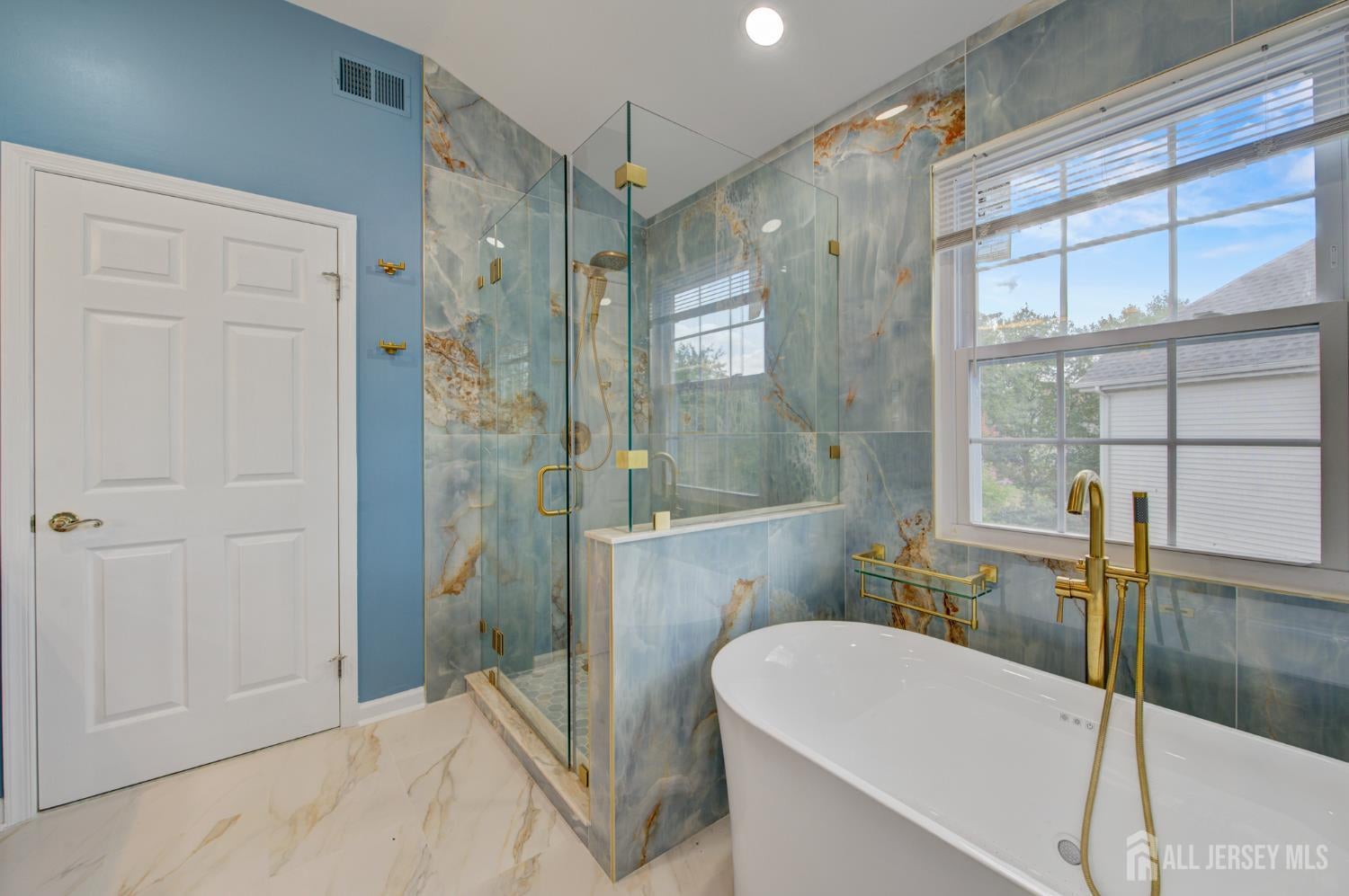 Plainsboro, New Jersey, 08536, United States, 5 Bedrooms Bedrooms, ,4 BathroomsBathrooms,Residential,Contingent,1993683