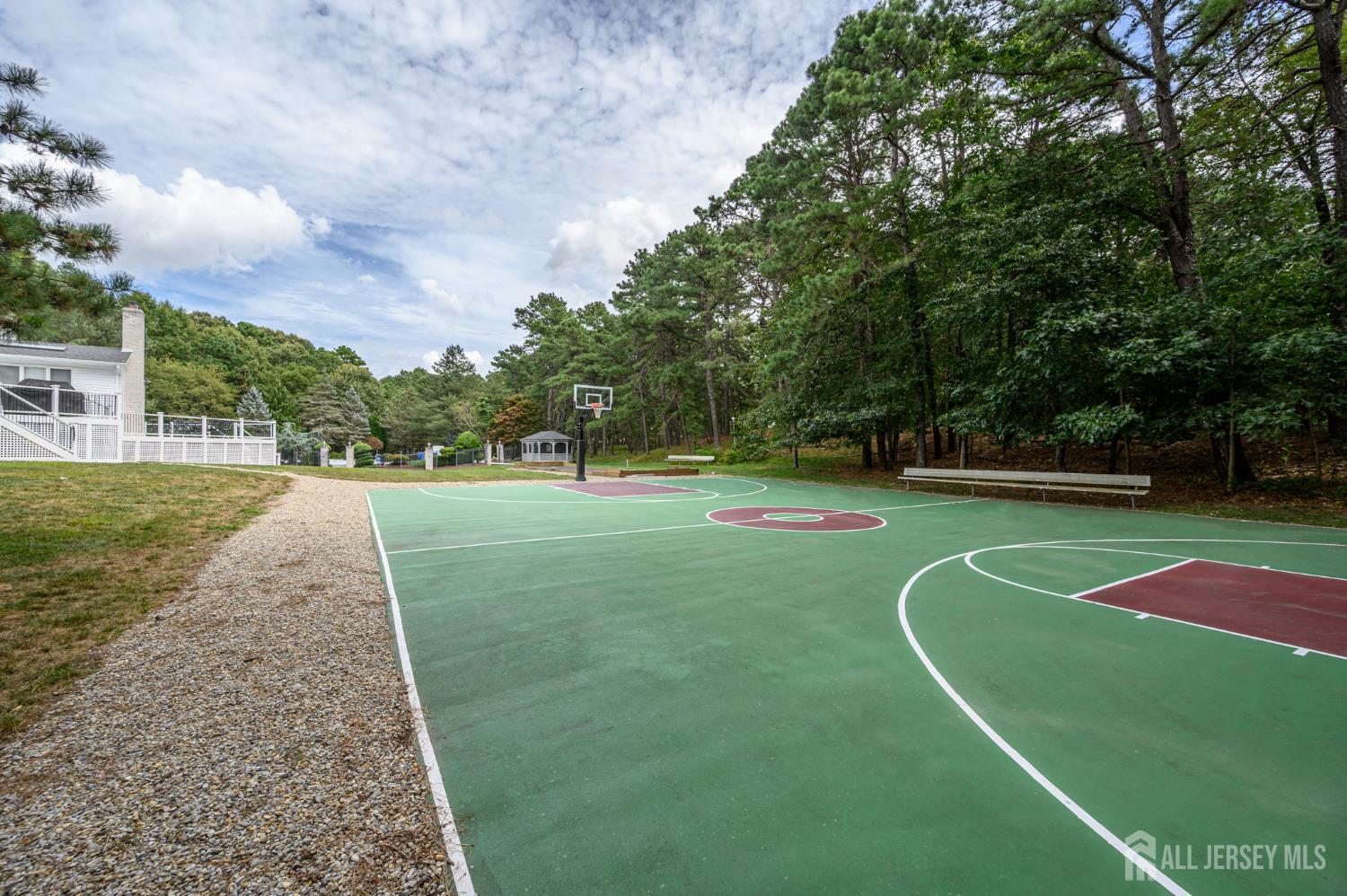 Manalapan, New Jersey, 07726, United States, 6 Bedrooms Bedrooms, ,4 BathroomsBathrooms,Residential,Active,1929408