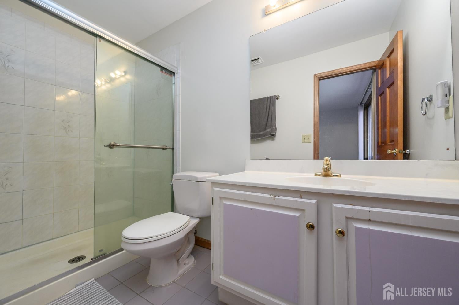 South Brunswick, New Jersey, 08852, United States, 5 Bedrooms Bedrooms, ,6 BathroomsBathrooms,Residential,Active,1987203