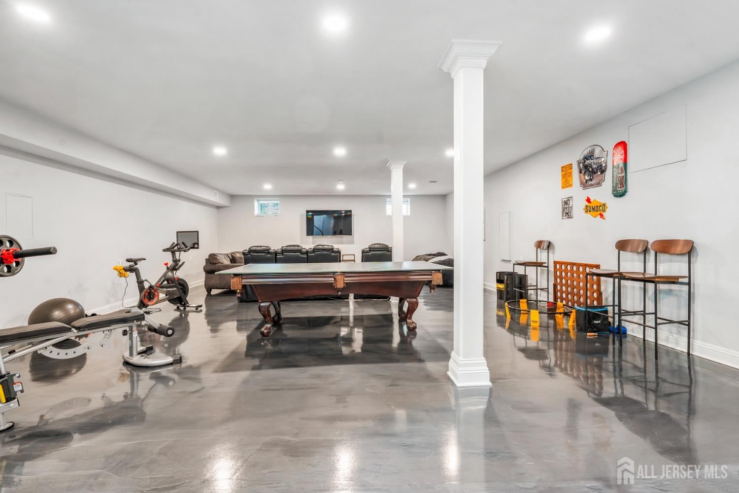 East Brunswick, New Jersey, 08816, United States, 5 Bedrooms Bedrooms, ,6 BathroomsBathrooms,Residential,Active,1946514