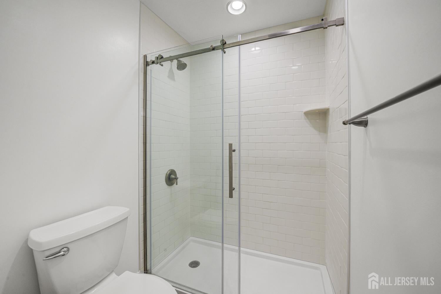 Plainsboro, New Jersey, 08536, United States, 5 Bedrooms Bedrooms, ,3 BathroomsBathrooms,Residential,Contingent,1993625