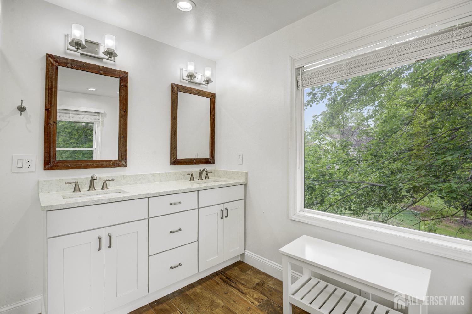 Plainsboro, New Jersey, 08536, United States, 5 Bedrooms Bedrooms, ,3 BathroomsBathrooms,Residential,Contingent,1993625