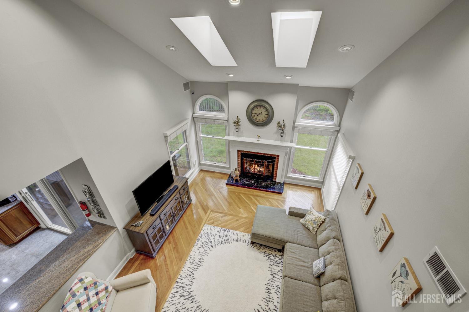 Plainsboro, New Jersey, 08536, United States, 5 Bedrooms Bedrooms, ,3 BathroomsBathrooms,Residential,Contingent,1993625