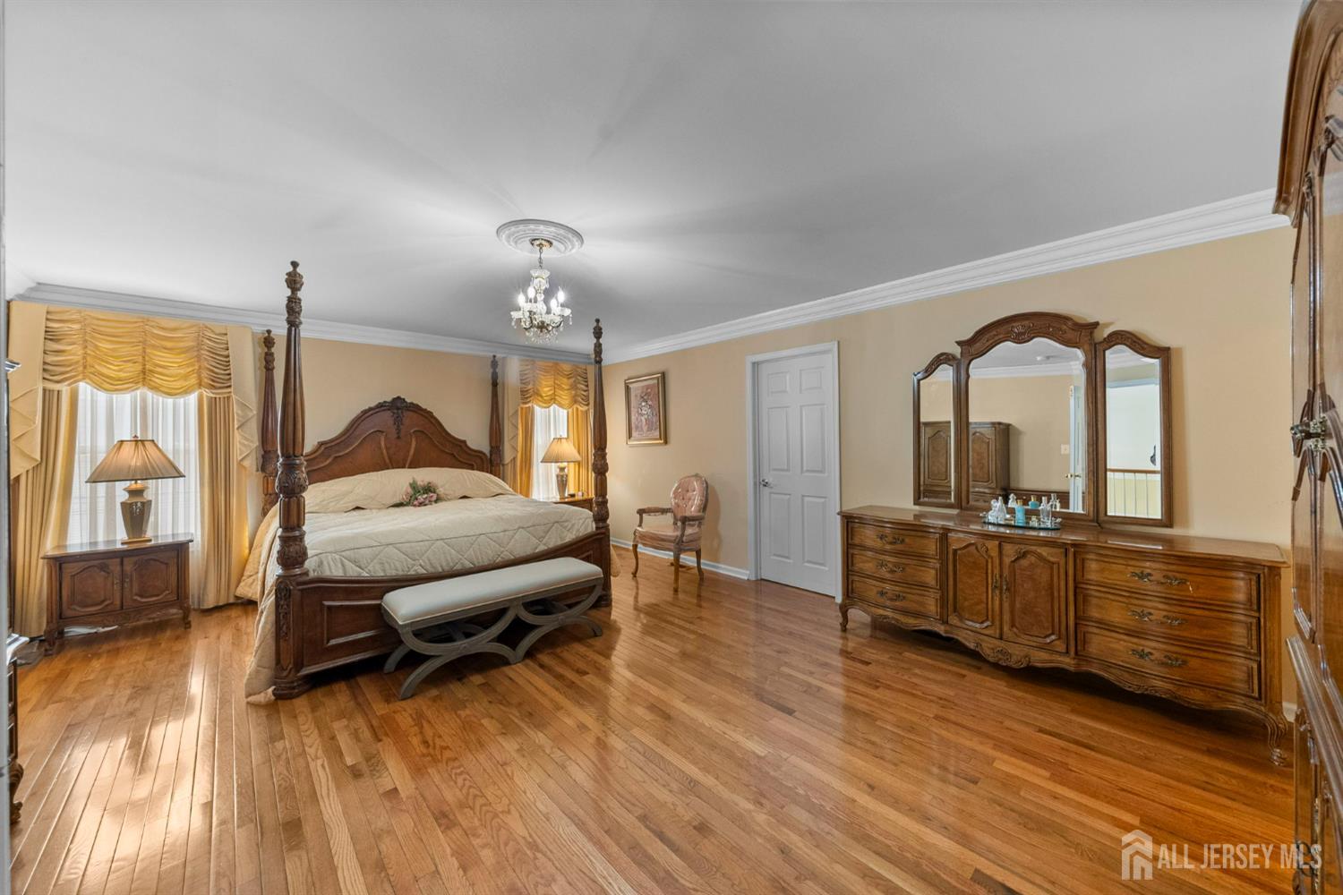 Franklin Twsp, New Jersey, 08540, United States, 4 Bedrooms Bedrooms, ,4 BathroomsBathrooms,Residential,Active,1933722