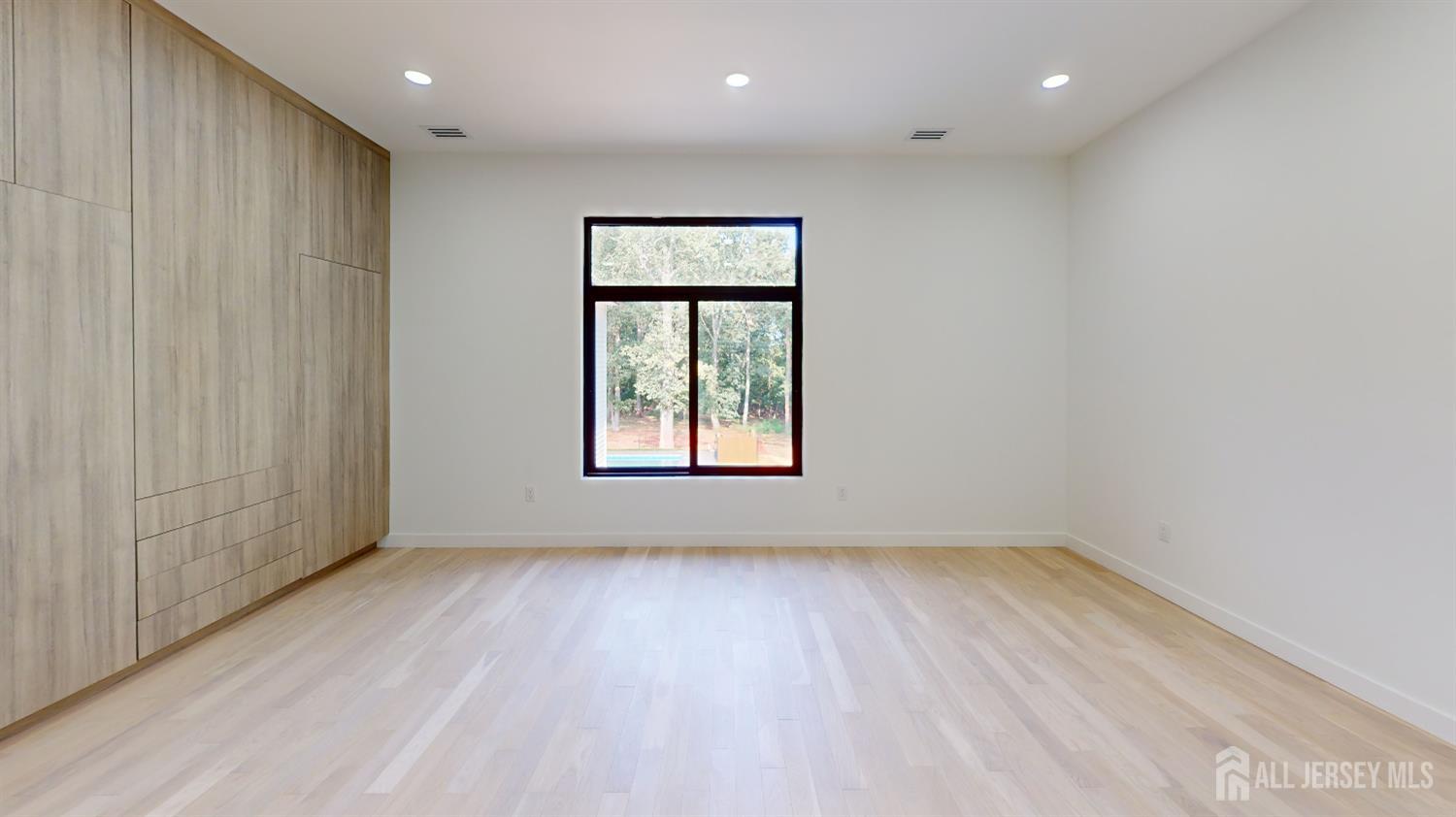 Marlboro, New Jersey, 07746, United States, 5 Bedrooms Bedrooms, ,5 BathroomsBathrooms,Residential,Active,2001343