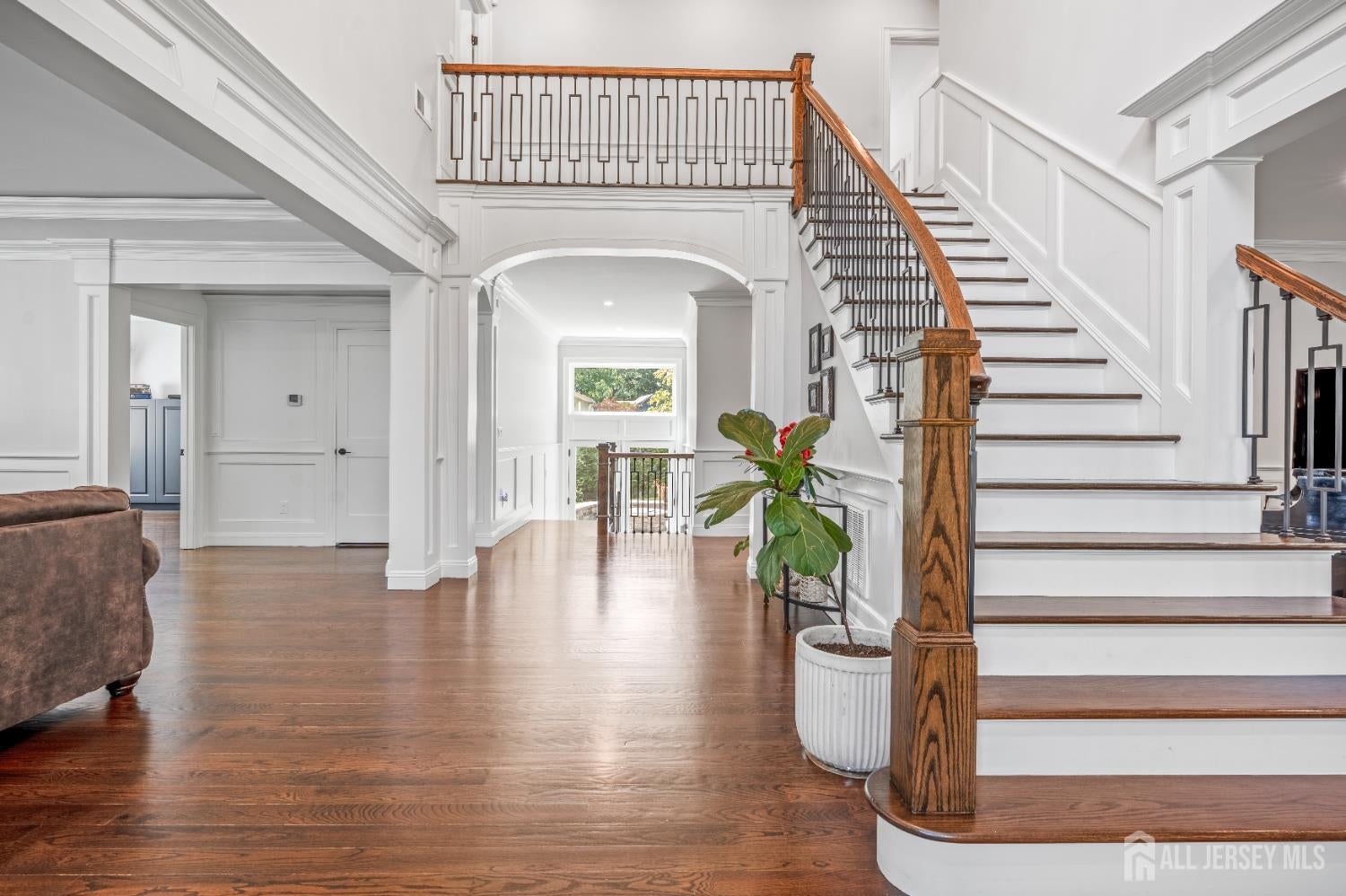 East Brunswick, New Jersey, 08816, United States, 5 Bedrooms Bedrooms, ,6 BathroomsBathrooms,Residential,Active,1946514