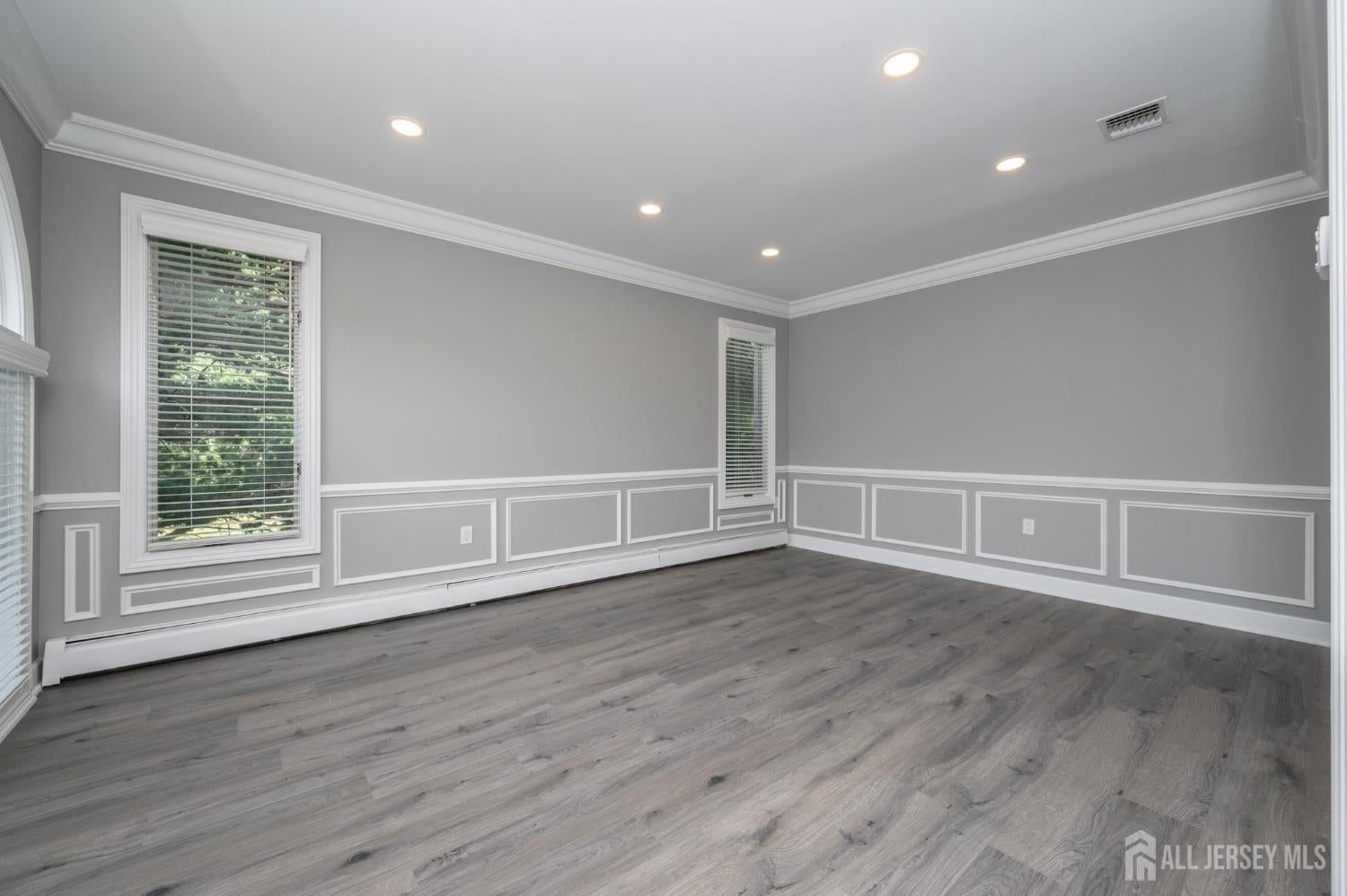 Manalapan, New Jersey, 07726, United States, 6 Bedrooms Bedrooms, ,4 BathroomsBathrooms,Residential,Active,1929408