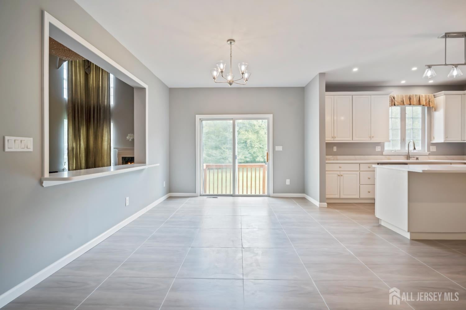 East Brunswick, New Jersey, 08816, United States, 5 Bedrooms Bedrooms, ,3 BathroomsBathrooms,Residential,Active,1953373