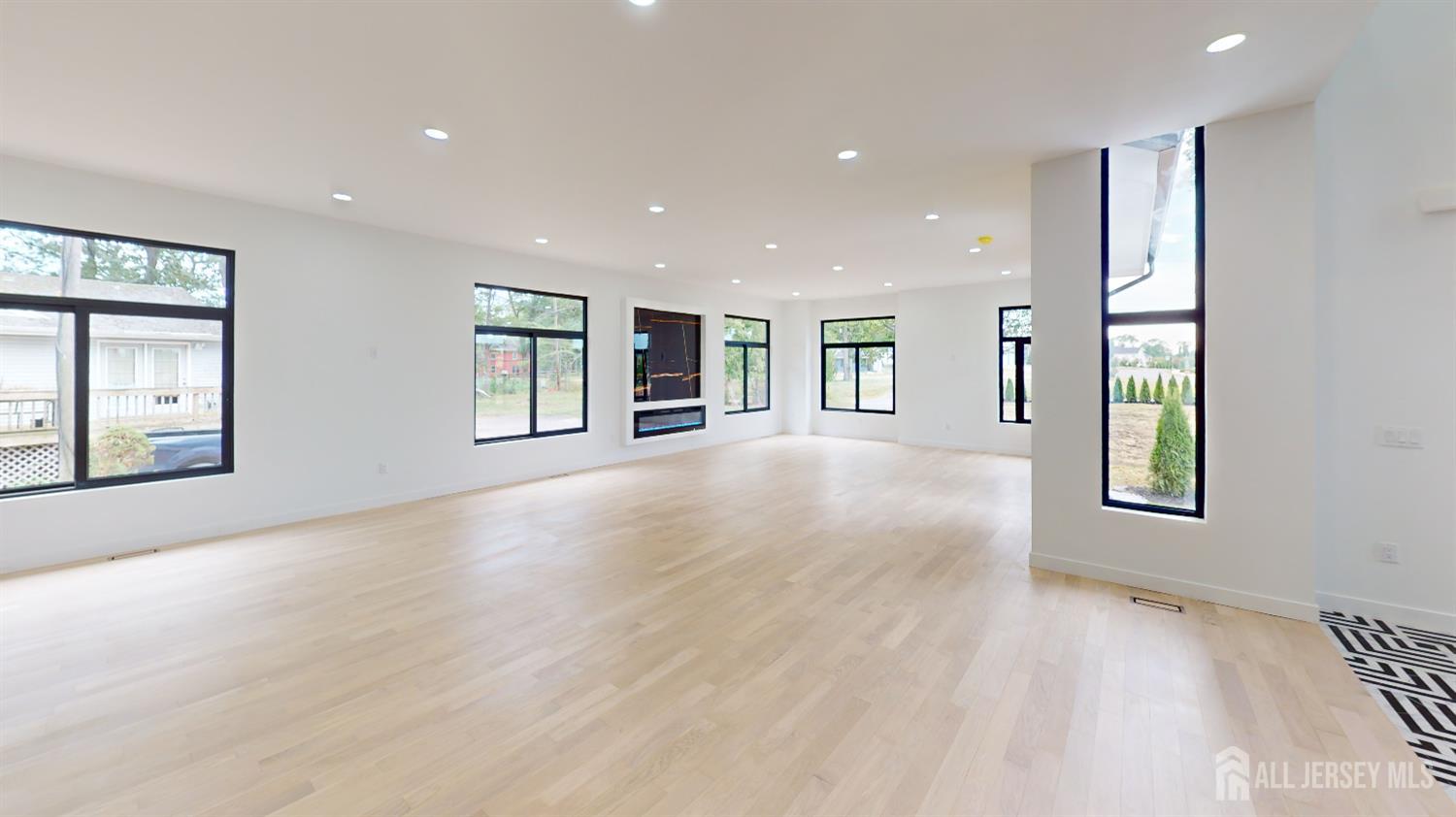 Marlboro, New Jersey, 07746, United States, 5 Bedrooms Bedrooms, ,5 BathroomsBathrooms,Residential,Active,2001343