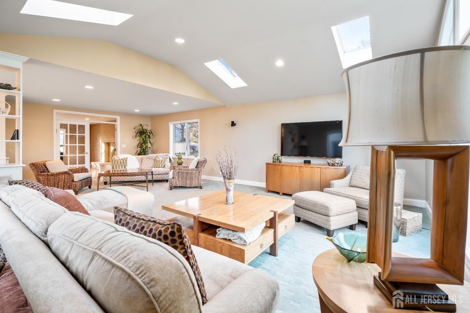 East Brunswick, New Jersey, 08816, United States, 6 Bedrooms Bedrooms, ,7 BathroomsBathrooms,Residential,Active,2007112