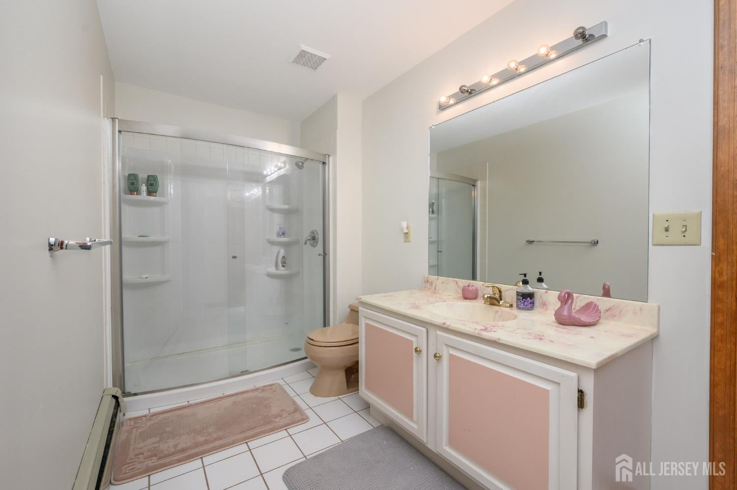 South Brunswick, New Jersey, 08852, United States, 5 Bedrooms Bedrooms, ,6 BathroomsBathrooms,Residential,Active,1987203